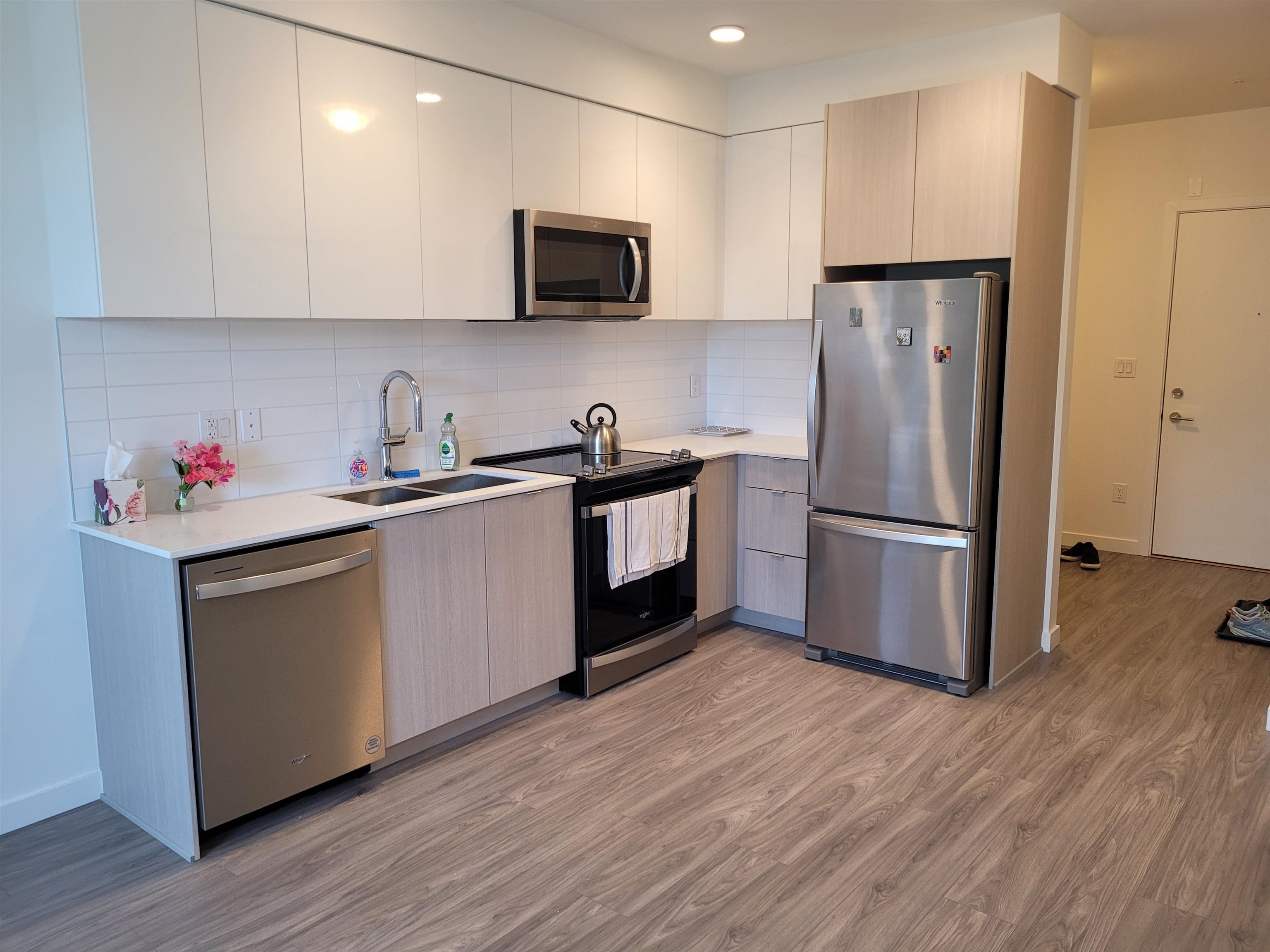 402 2236 WELCHER AVENUE, #402