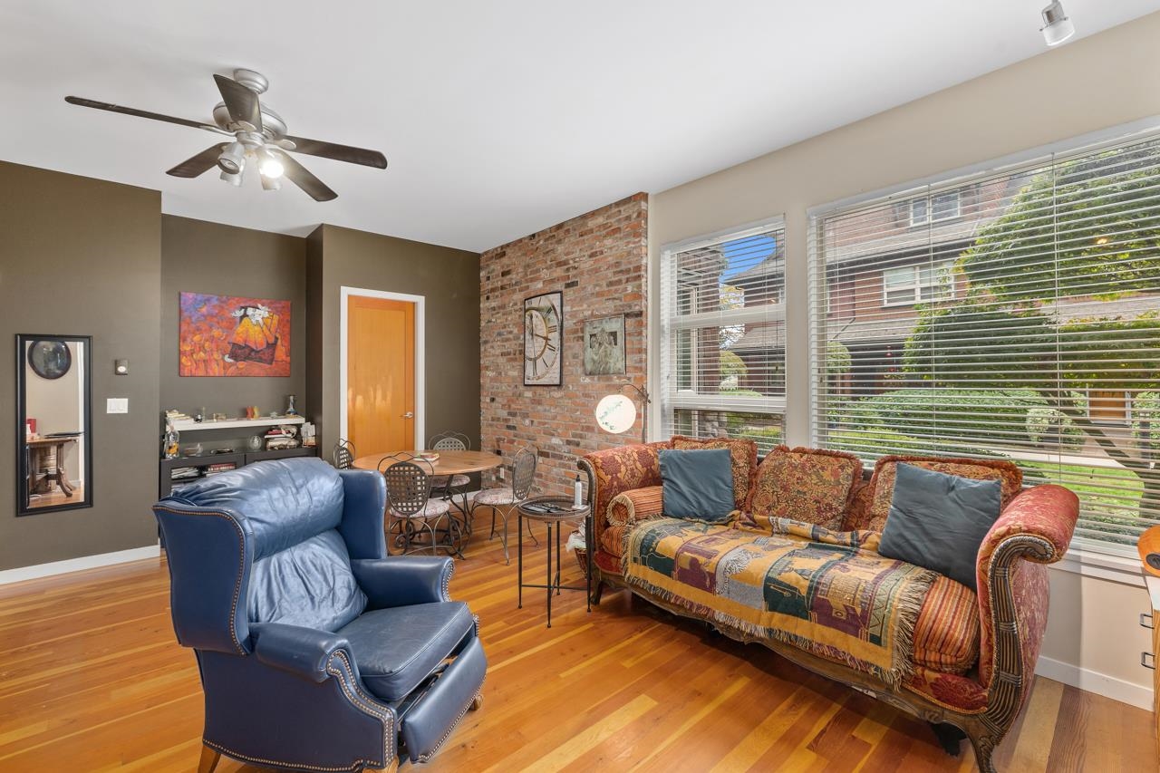 109 240 SALTER STREET, #109