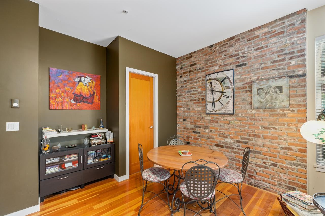 109 240 SALTER STREET, #109