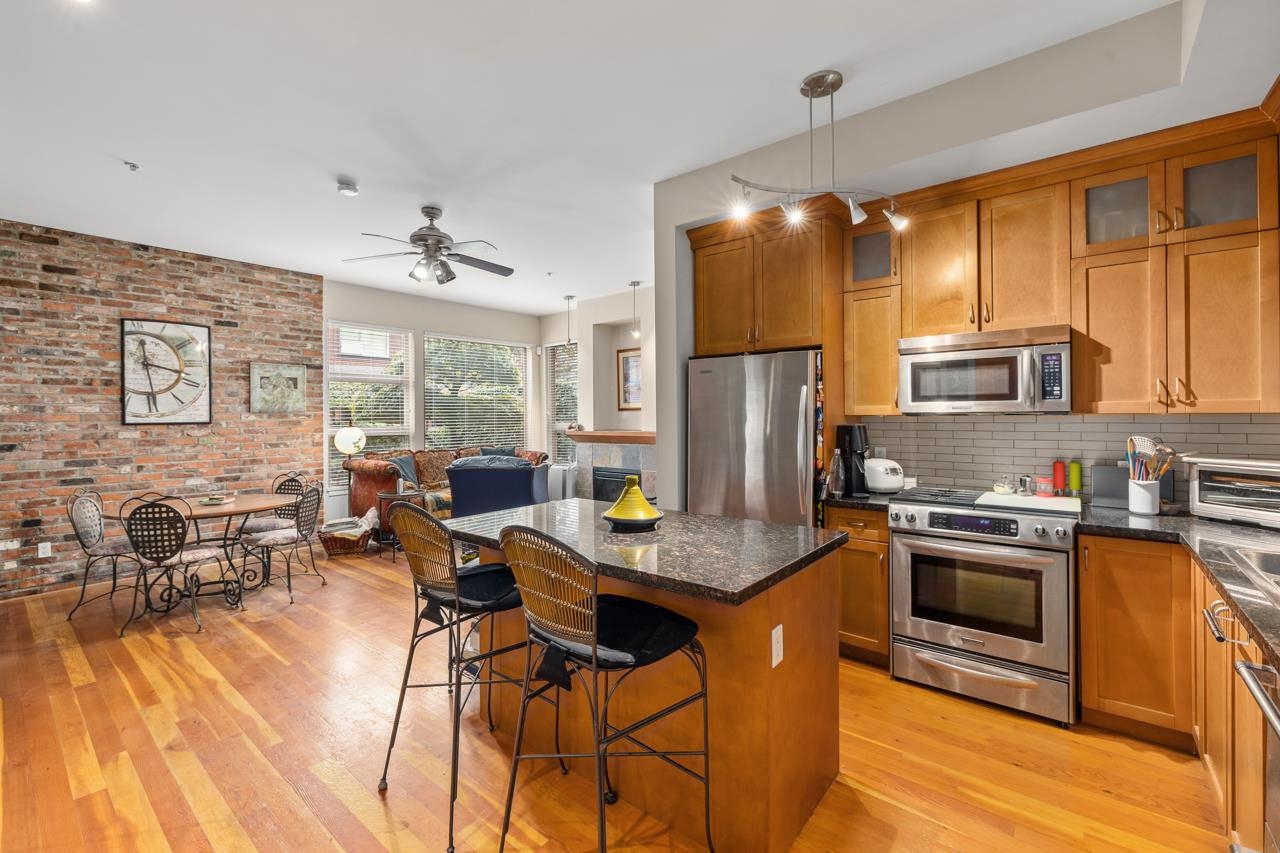 109 240 SALTER STREET, #109