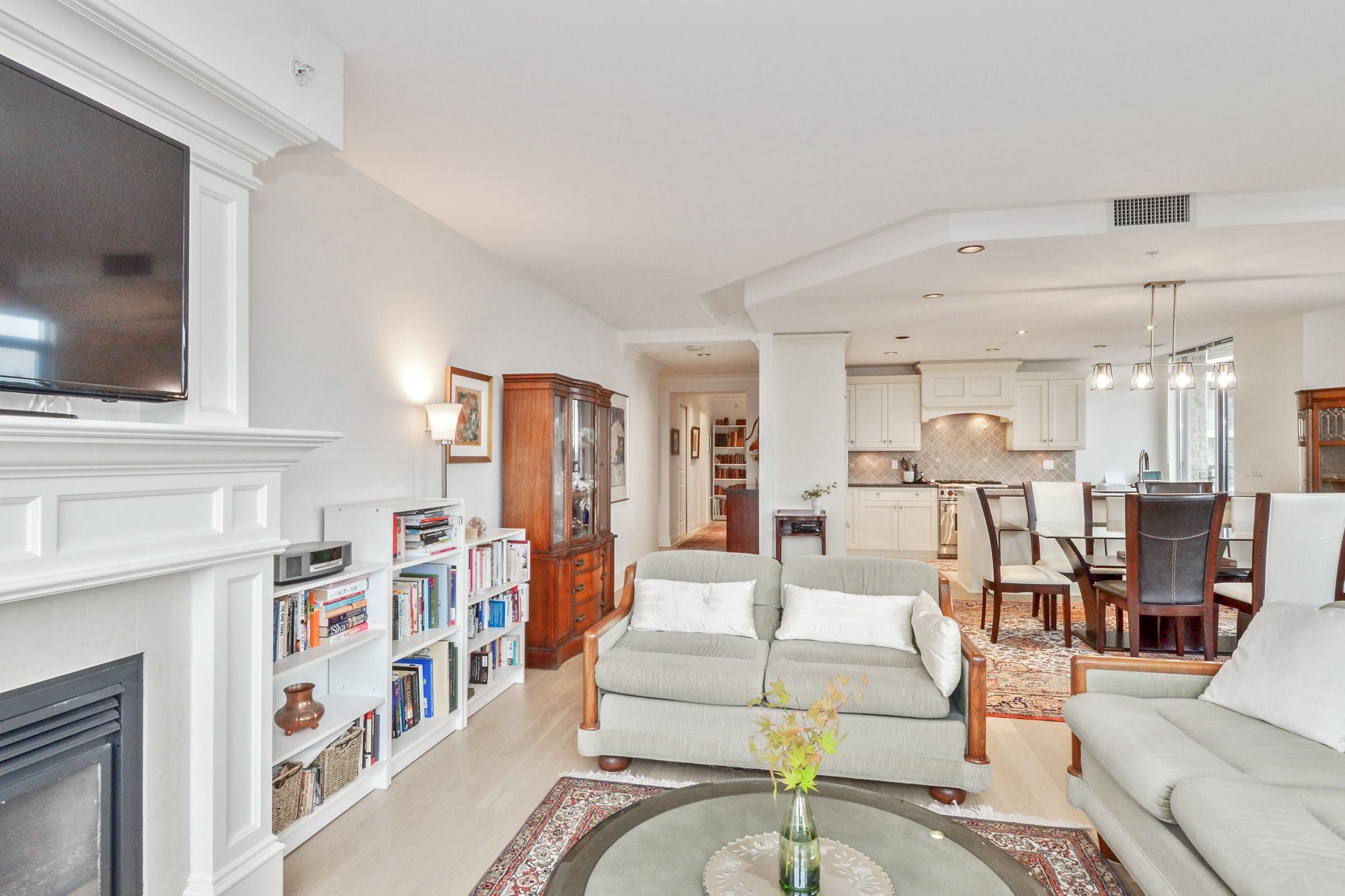 603 15445 VINE AVENUE, #603