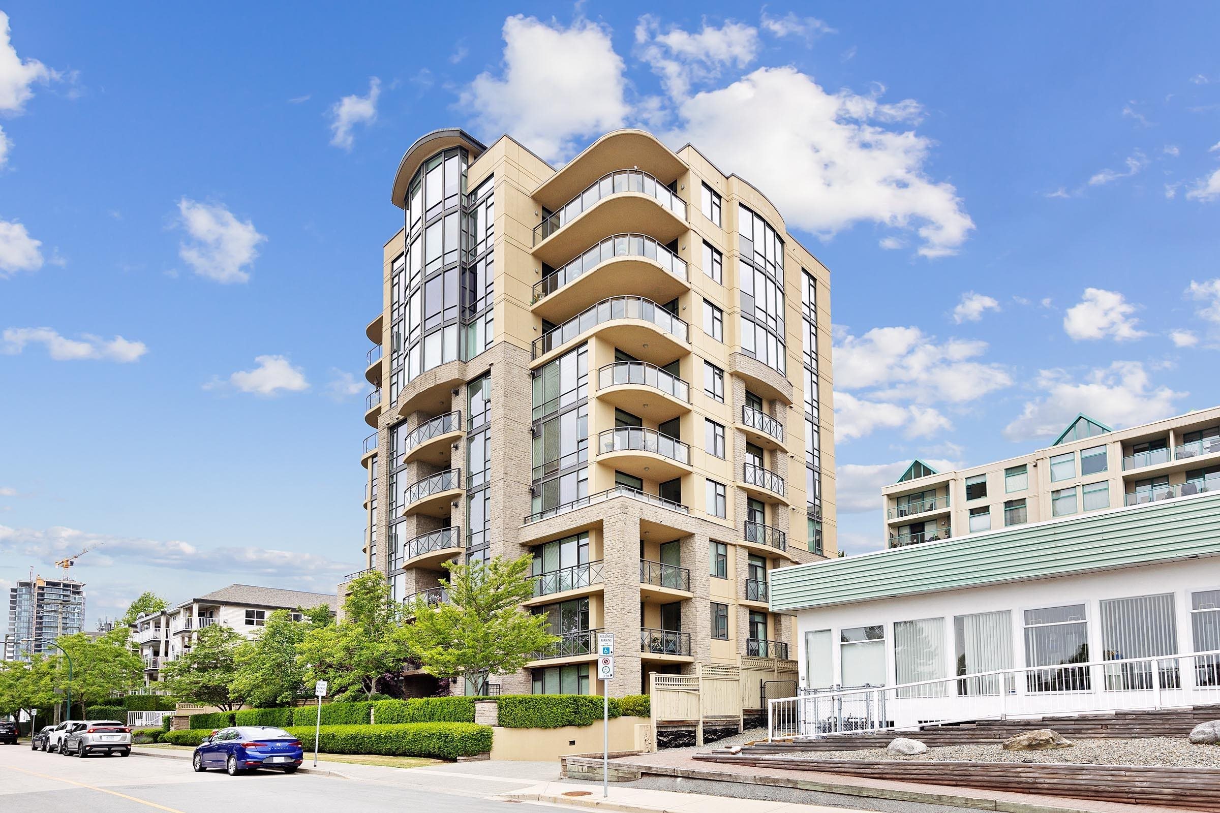 603 15445 VINE AVENUE, #603