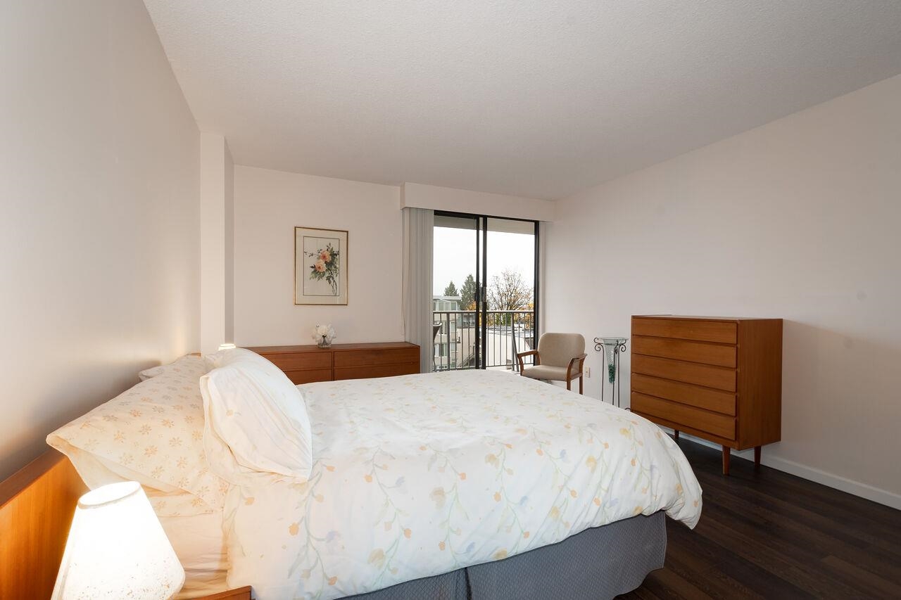 501 1745 ESQUIMALT AVENUE, #501
