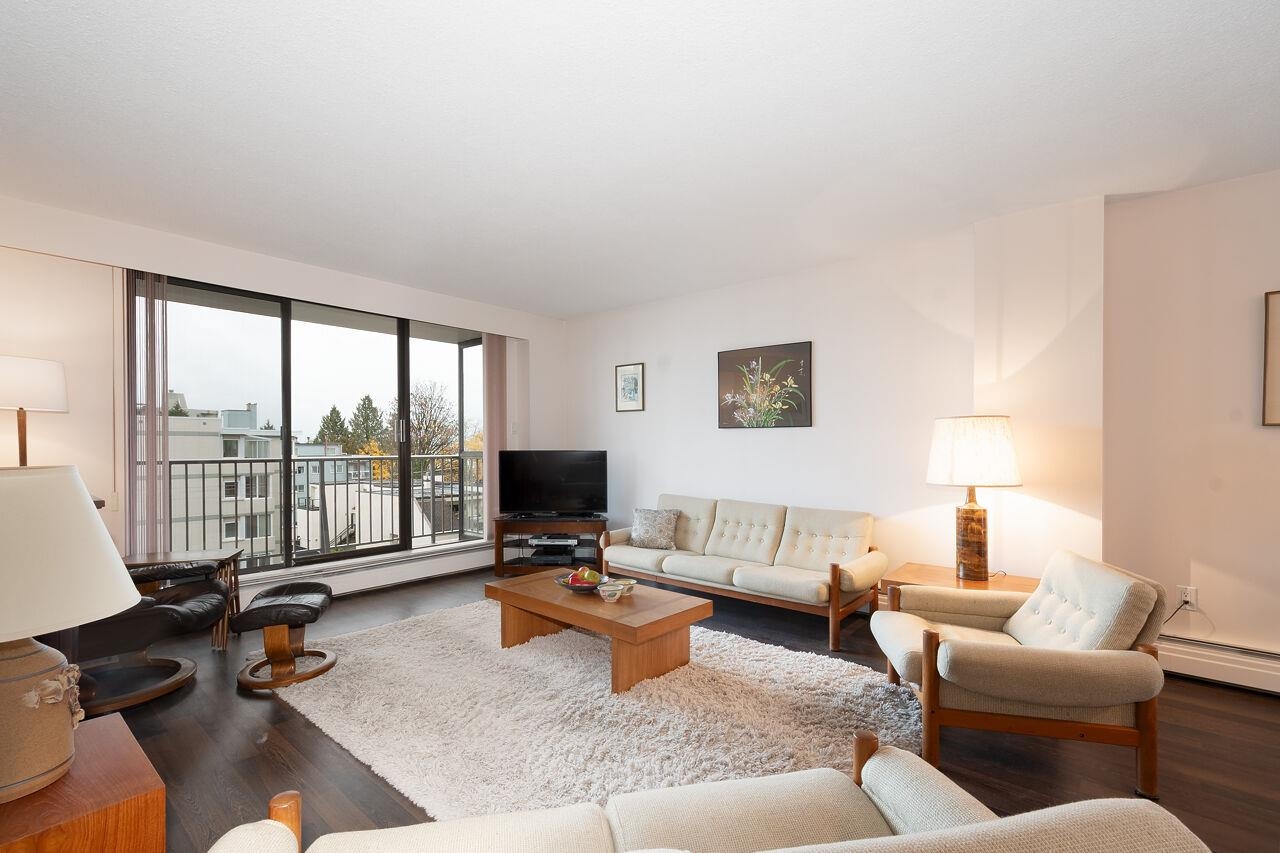 501 1745 ESQUIMALT AVENUE, #501