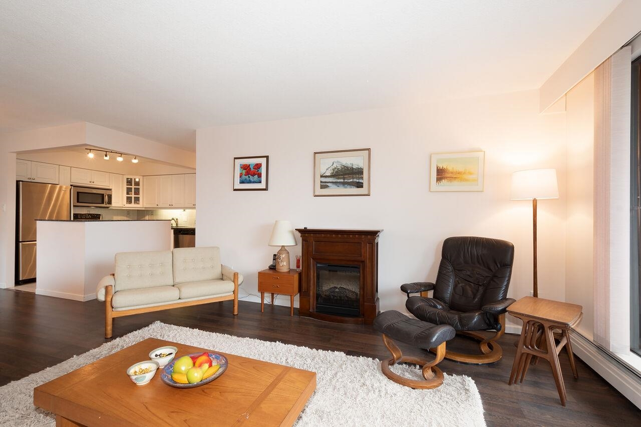 501 1745 ESQUIMALT AVENUE, #501