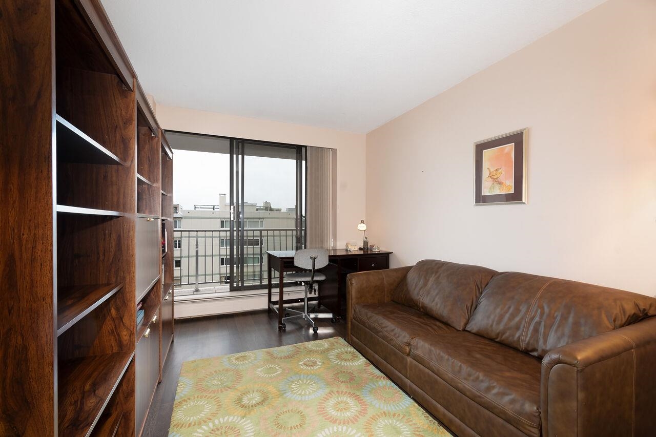 501 1745 ESQUIMALT AVENUE, #501