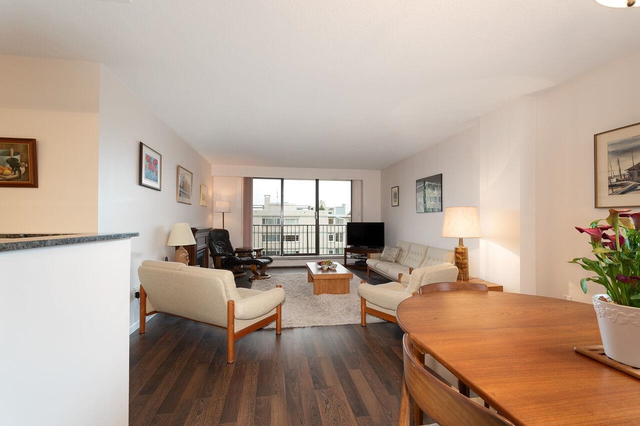 501 1745 ESQUIMALT AVENUE, #501