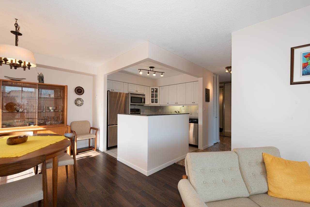 501 1745 ESQUIMALT AVENUE, #501
