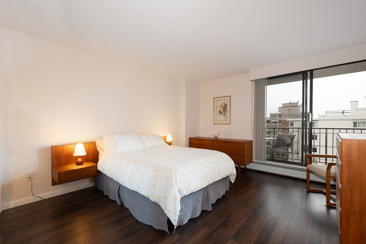 501 1745 ESQUIMALT AVENUE, #501