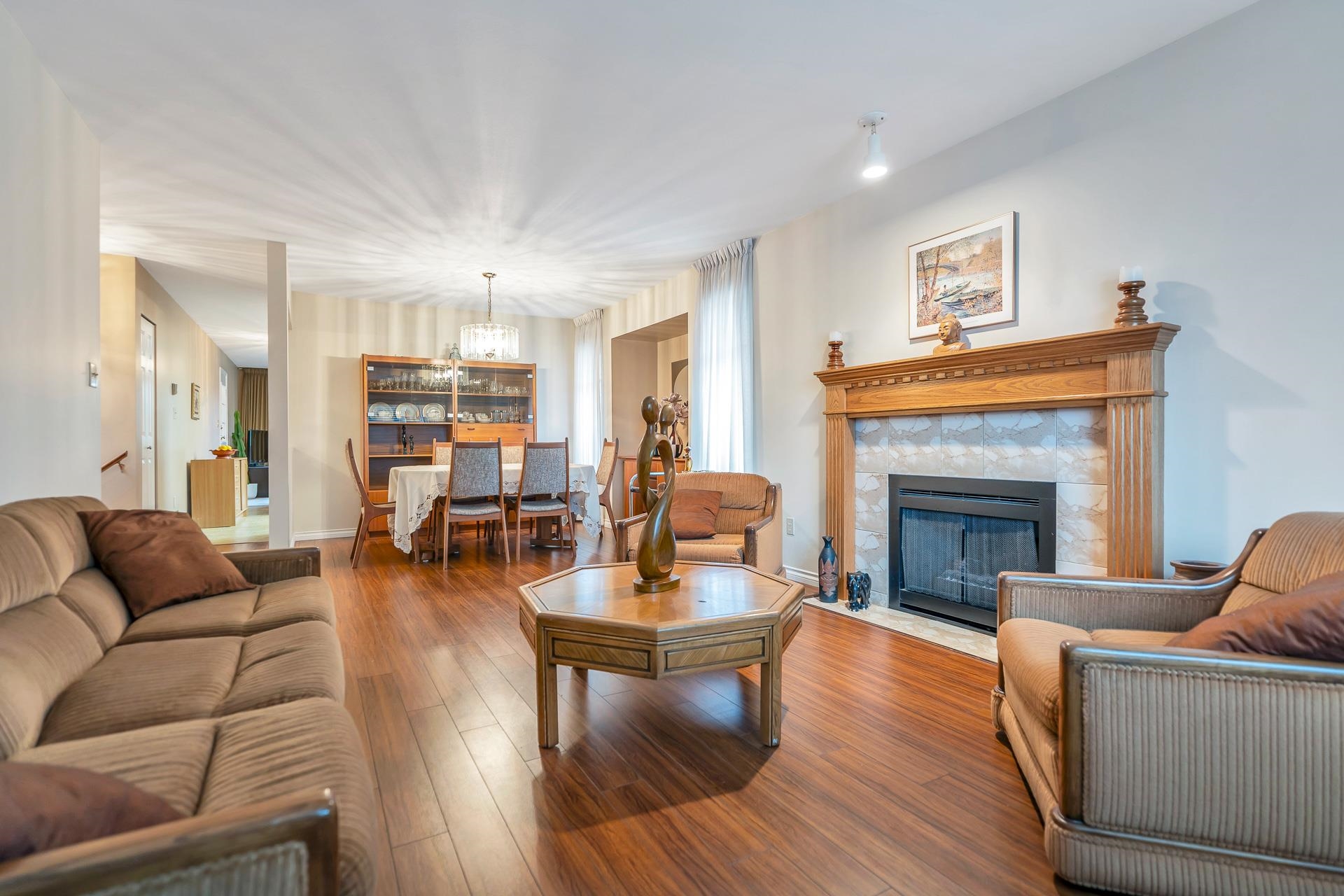 625 PENDER PLACE