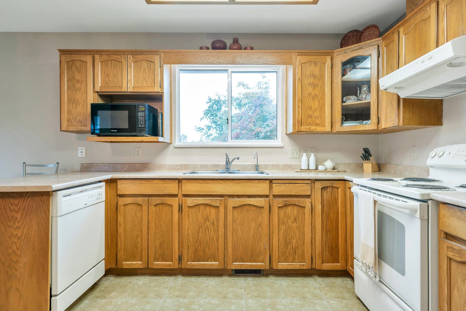 625 PENDER PLACE