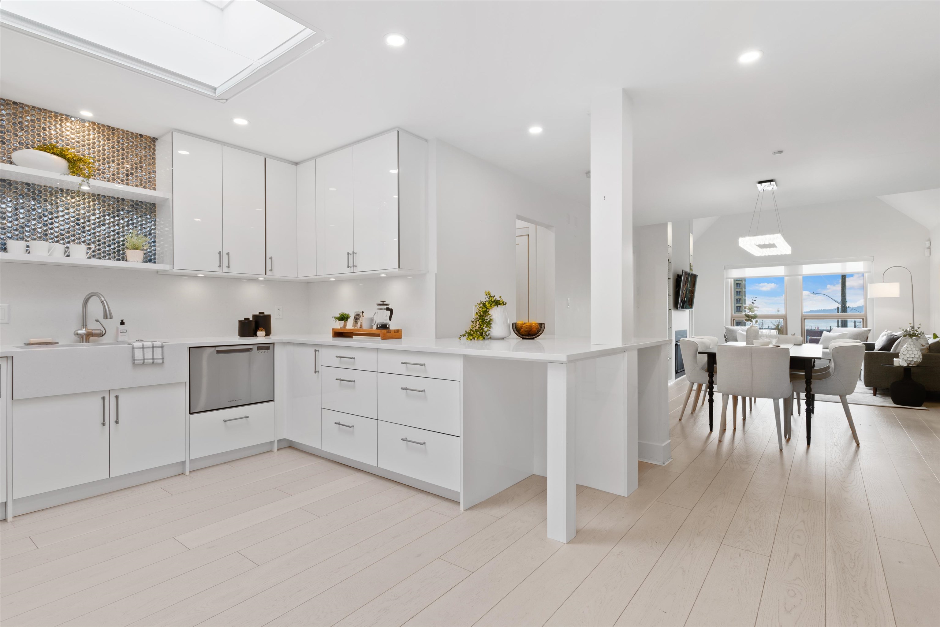 306 843 22ND STREET, #306