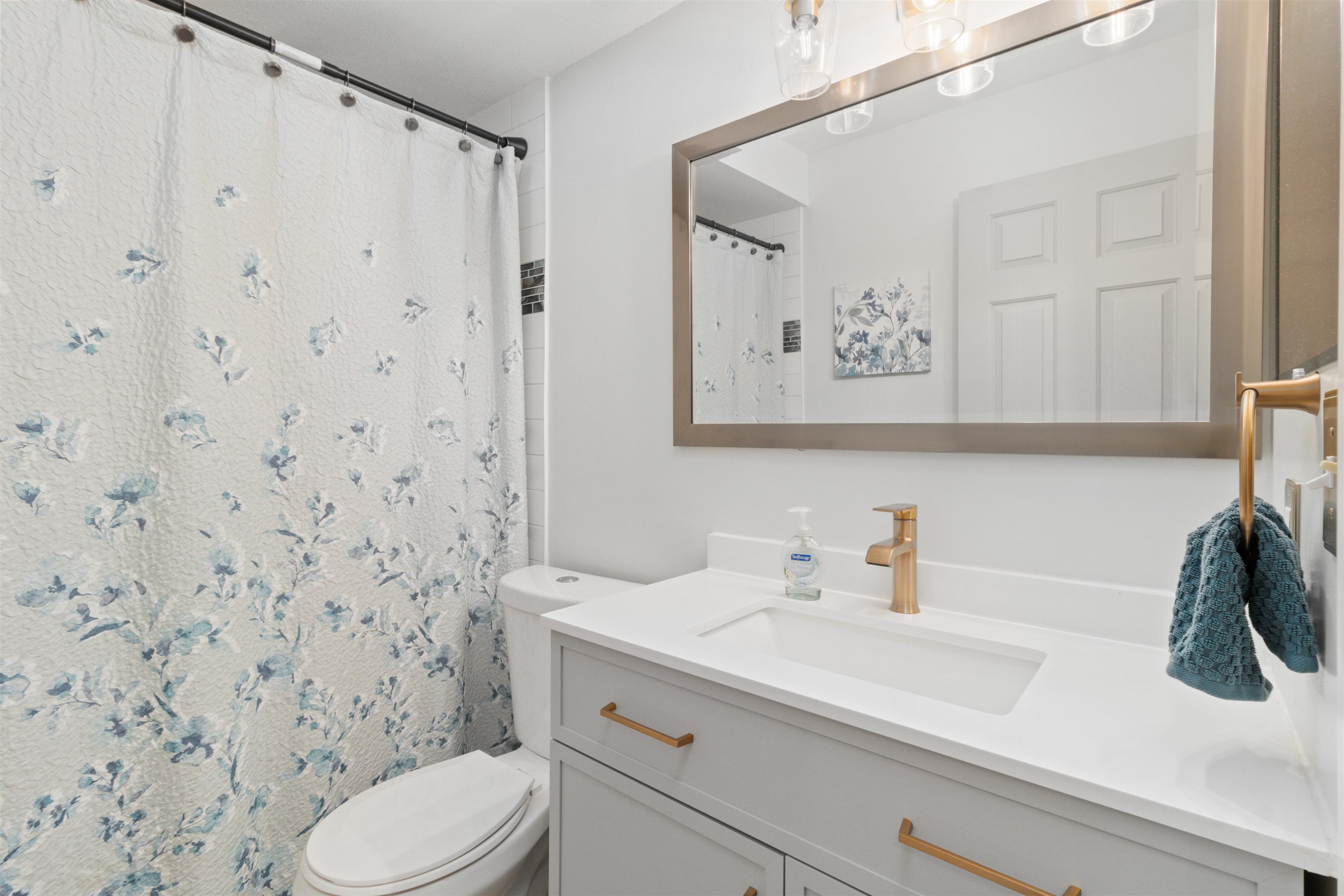 203 1488 MERKLIN STREET, #203
