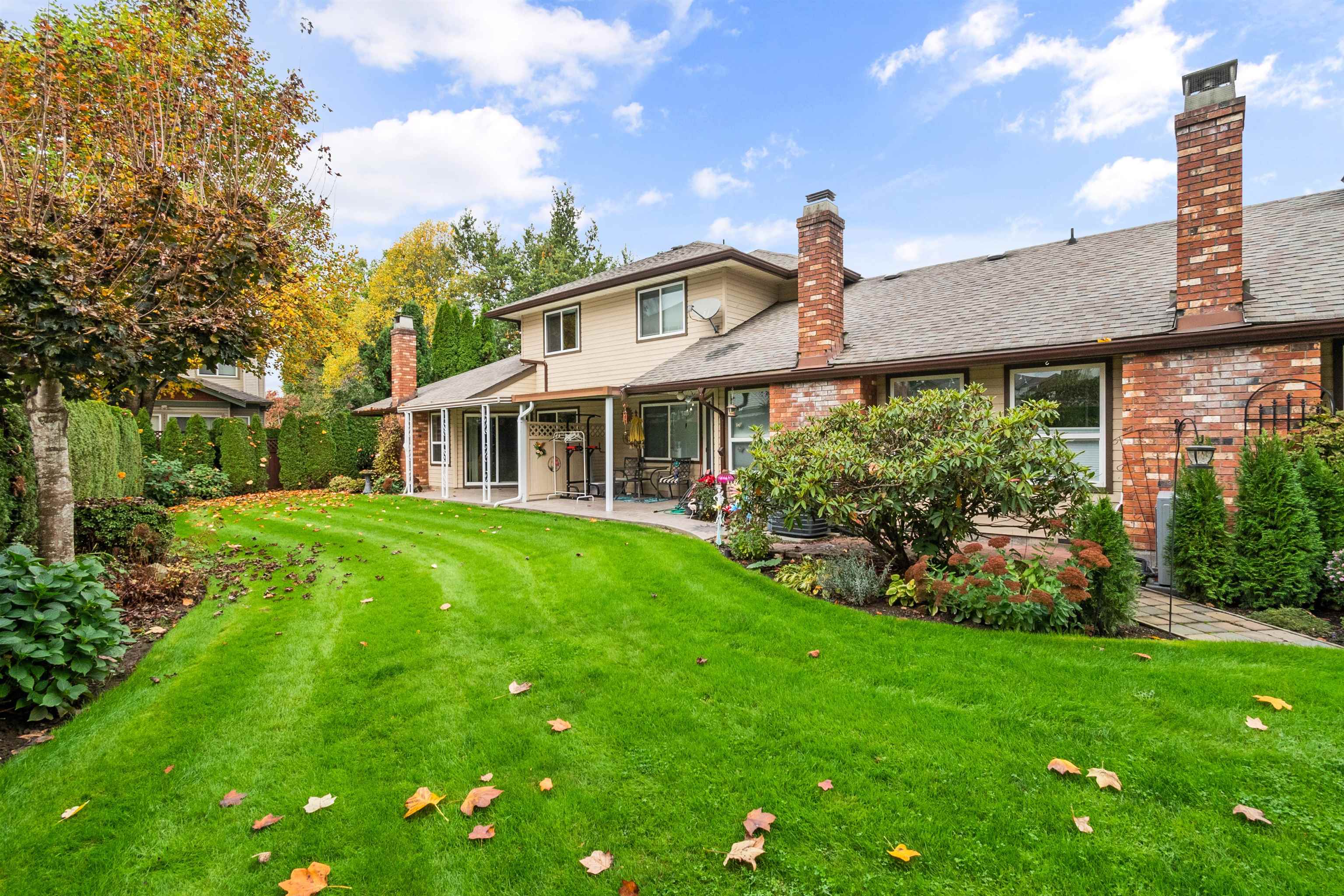 3 9515 WOODBINE STREET, #3