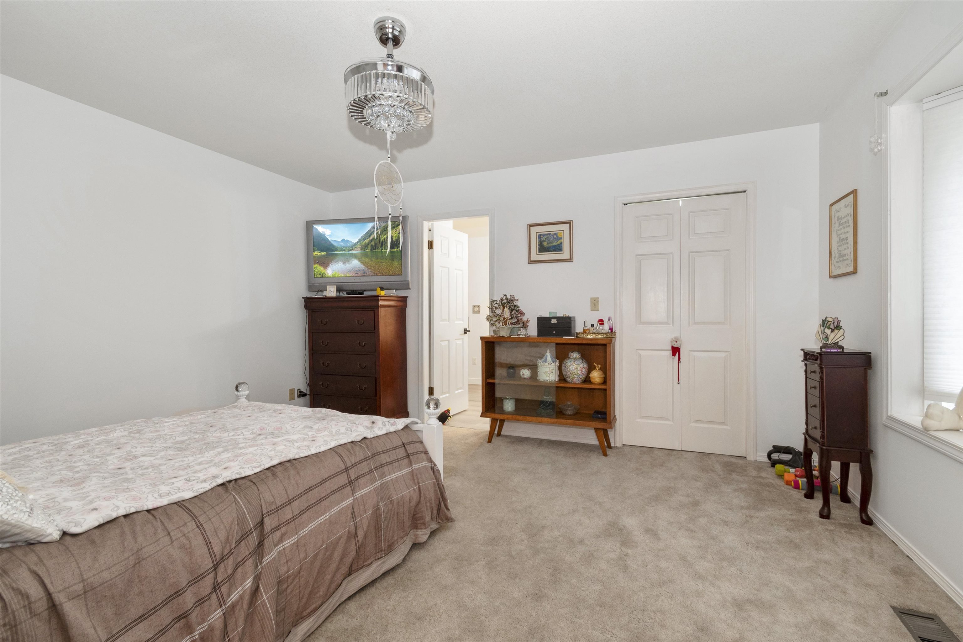 3 9515 WOODBINE STREET, #3