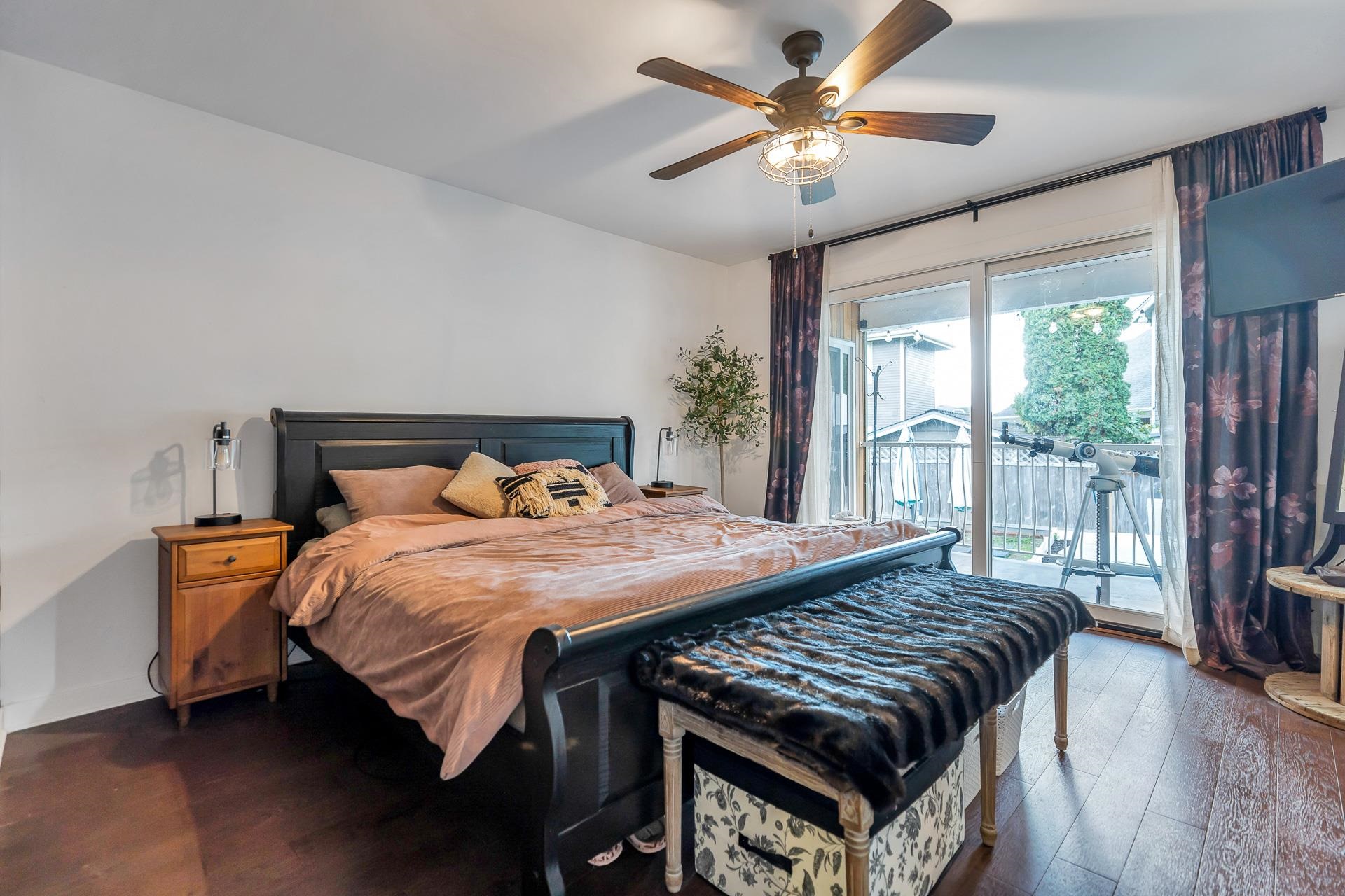 4939 LINDEN DRIVE