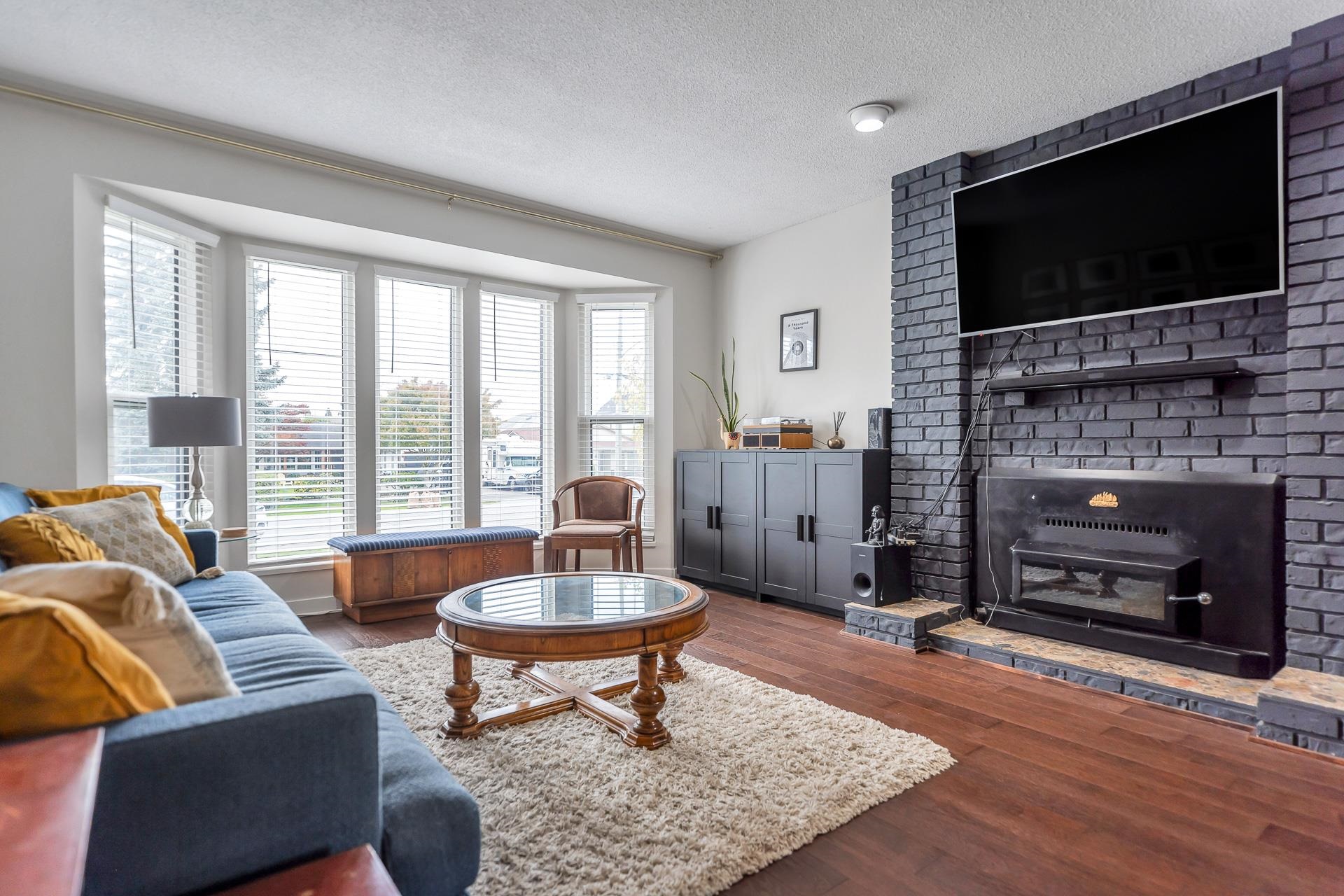 4939 LINDEN DRIVE