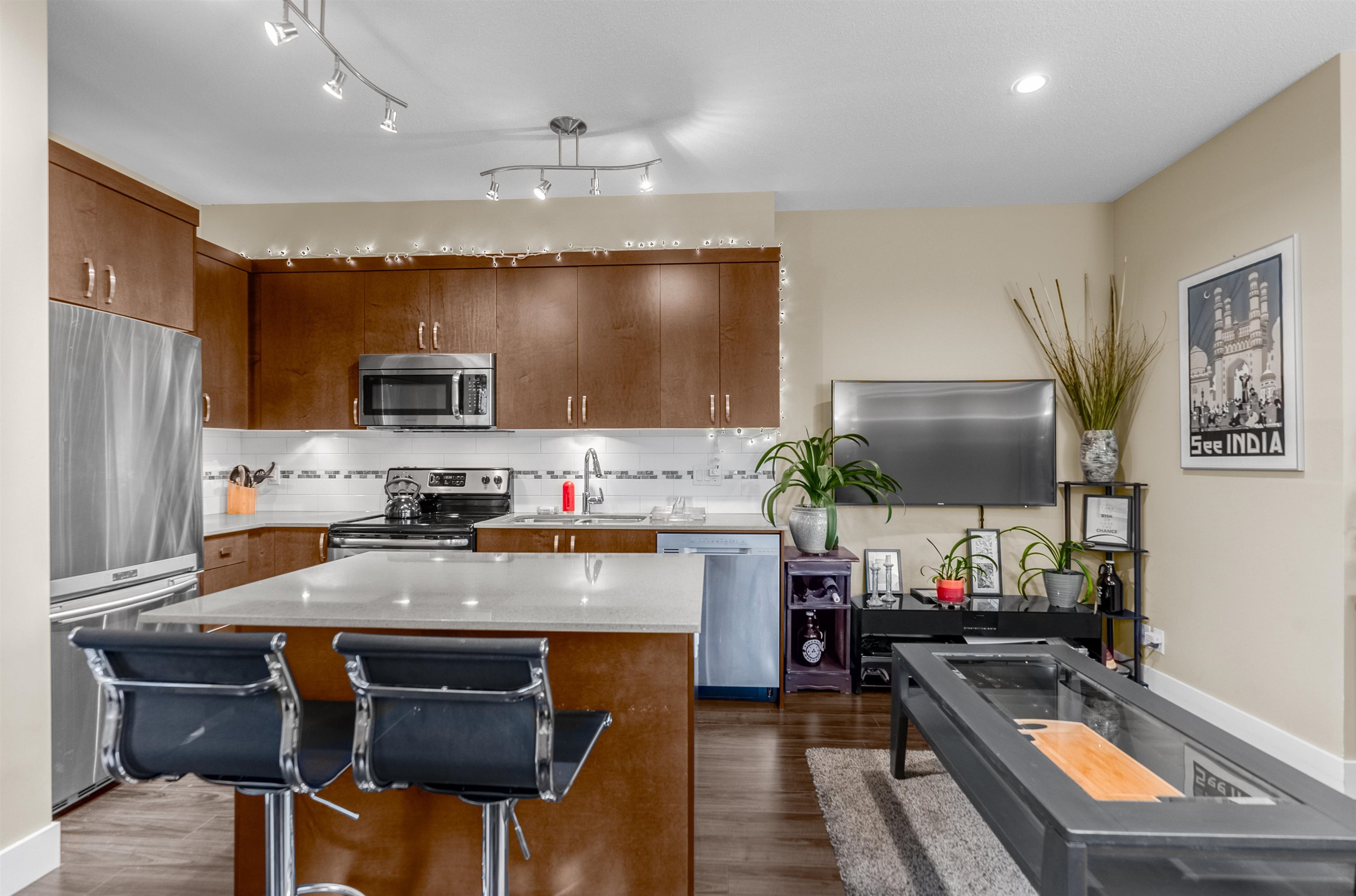 28 838 ROYAL AVENUE, #28