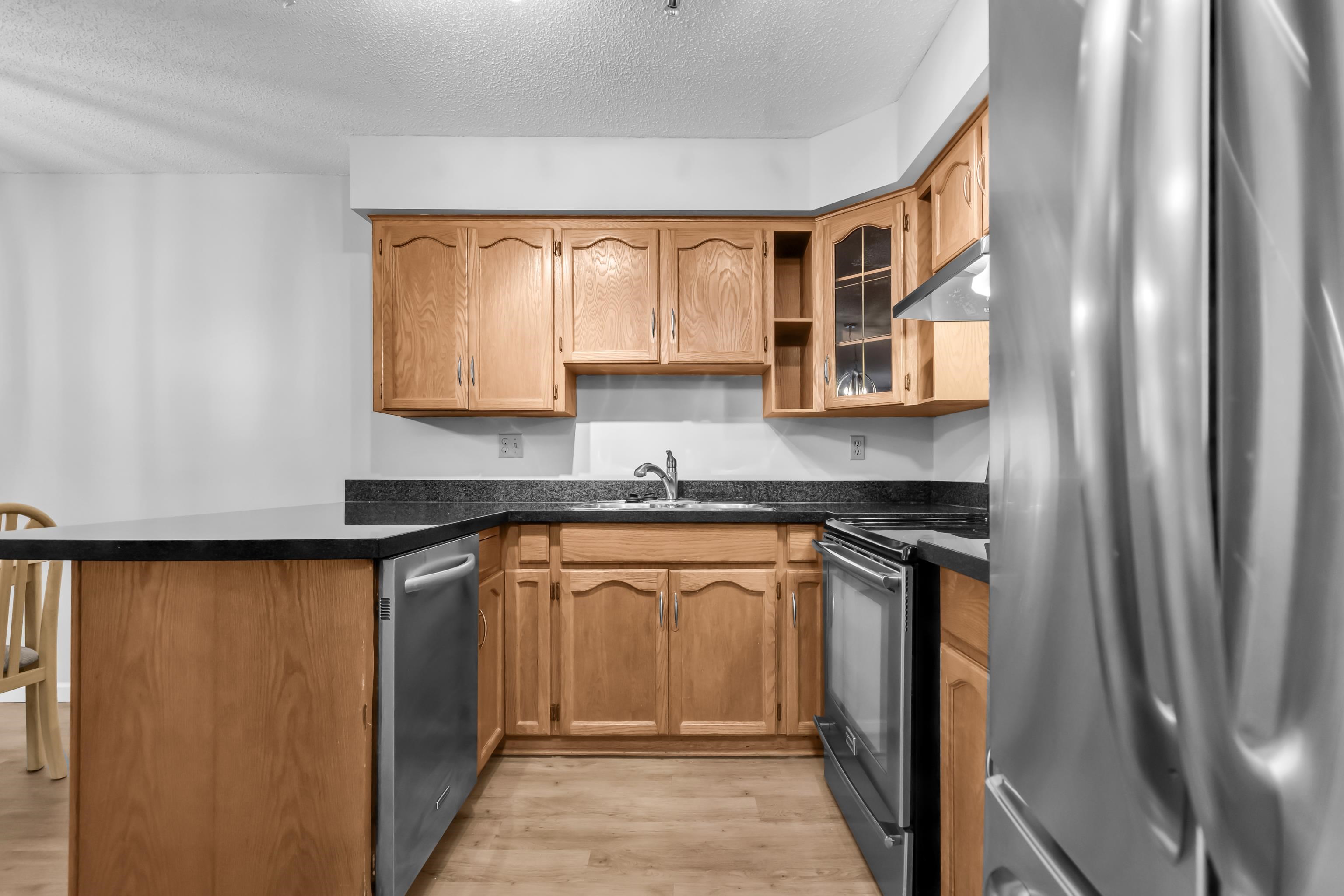 212 22514 116 AVENUE, #212