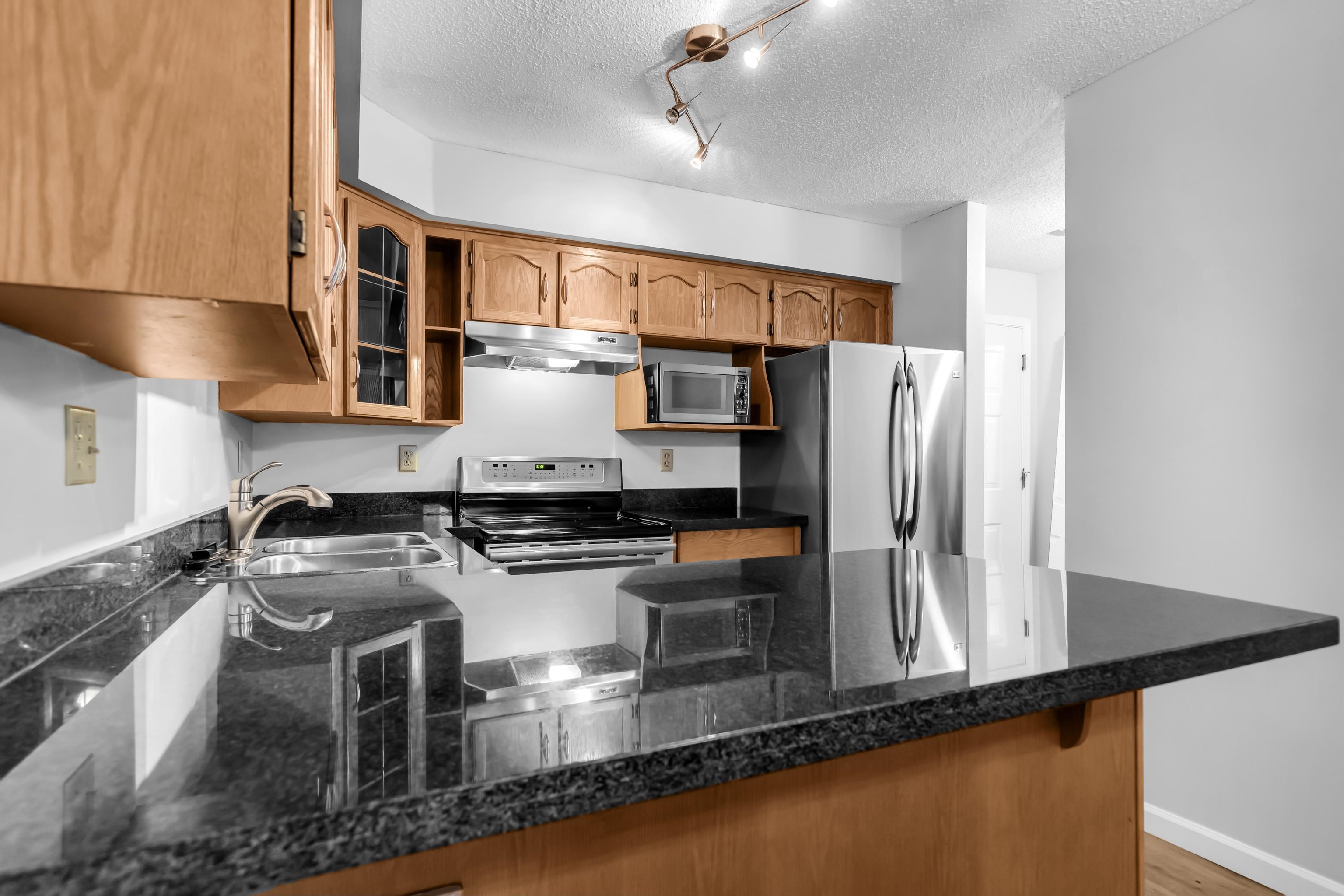212 22514 116 AVENUE, #212