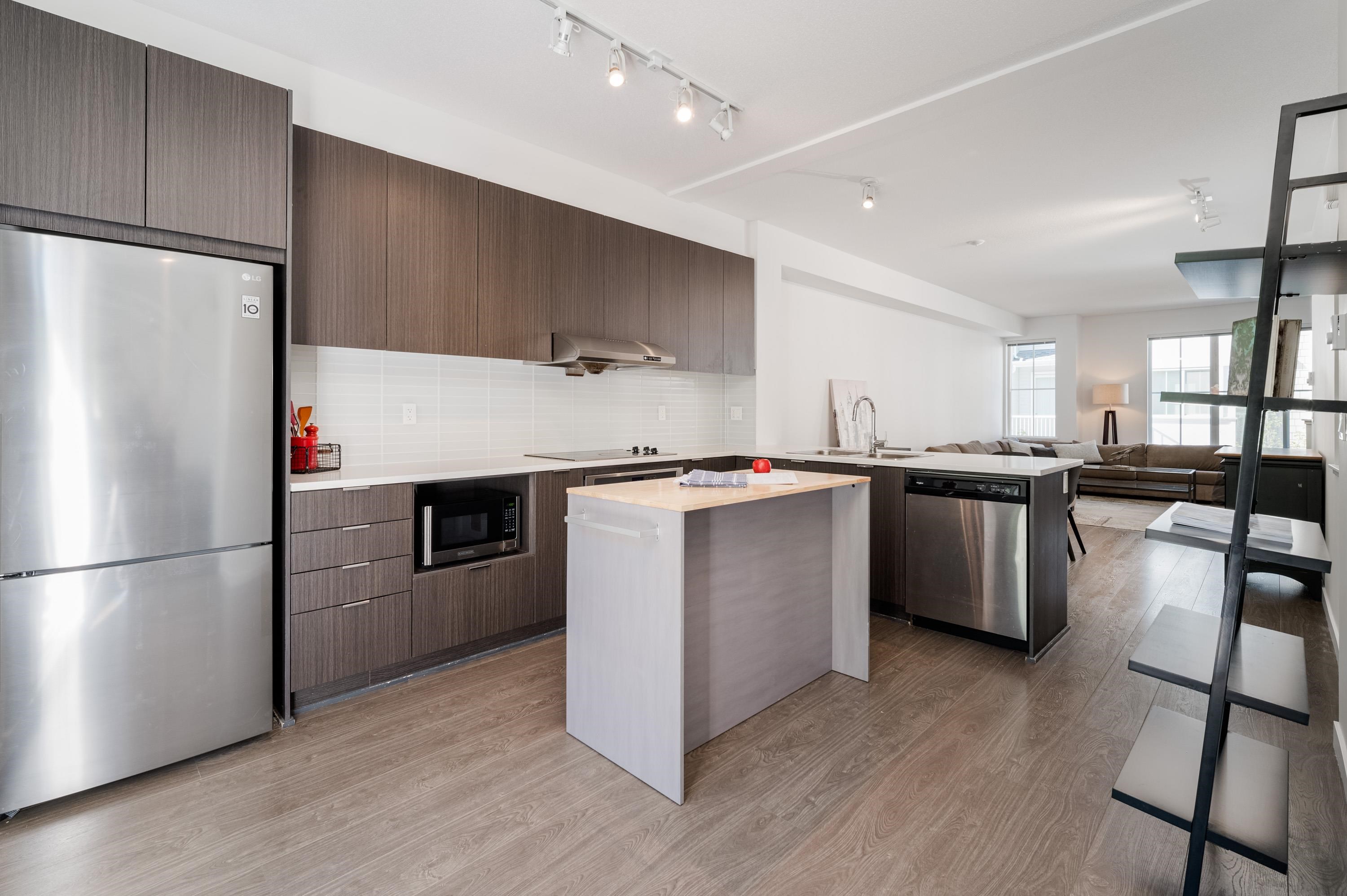 130 5550 ADMIRAL WAY, #130