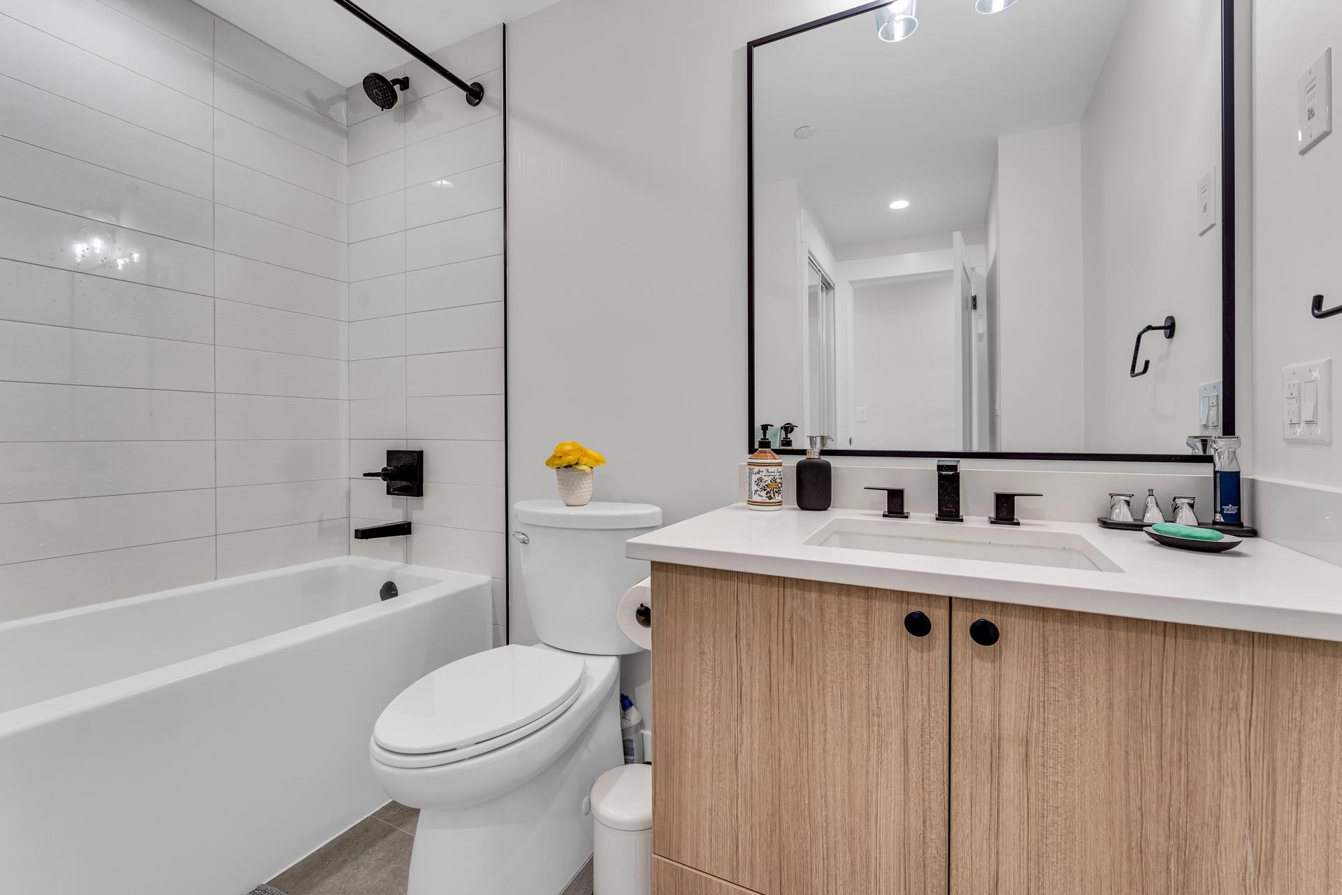 511 22226 BROWN STREET, #511