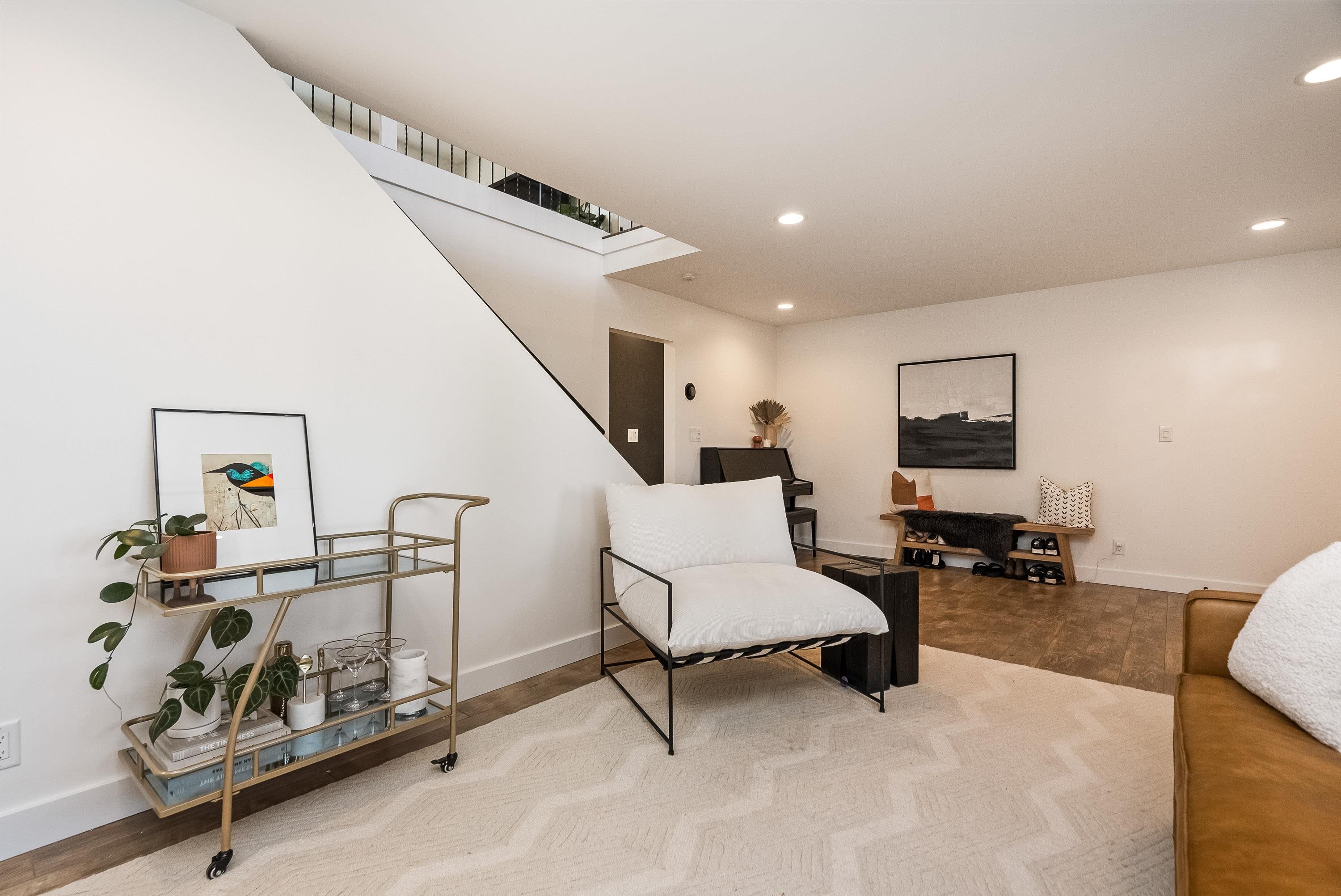 8083 EAGLE CRESCENT