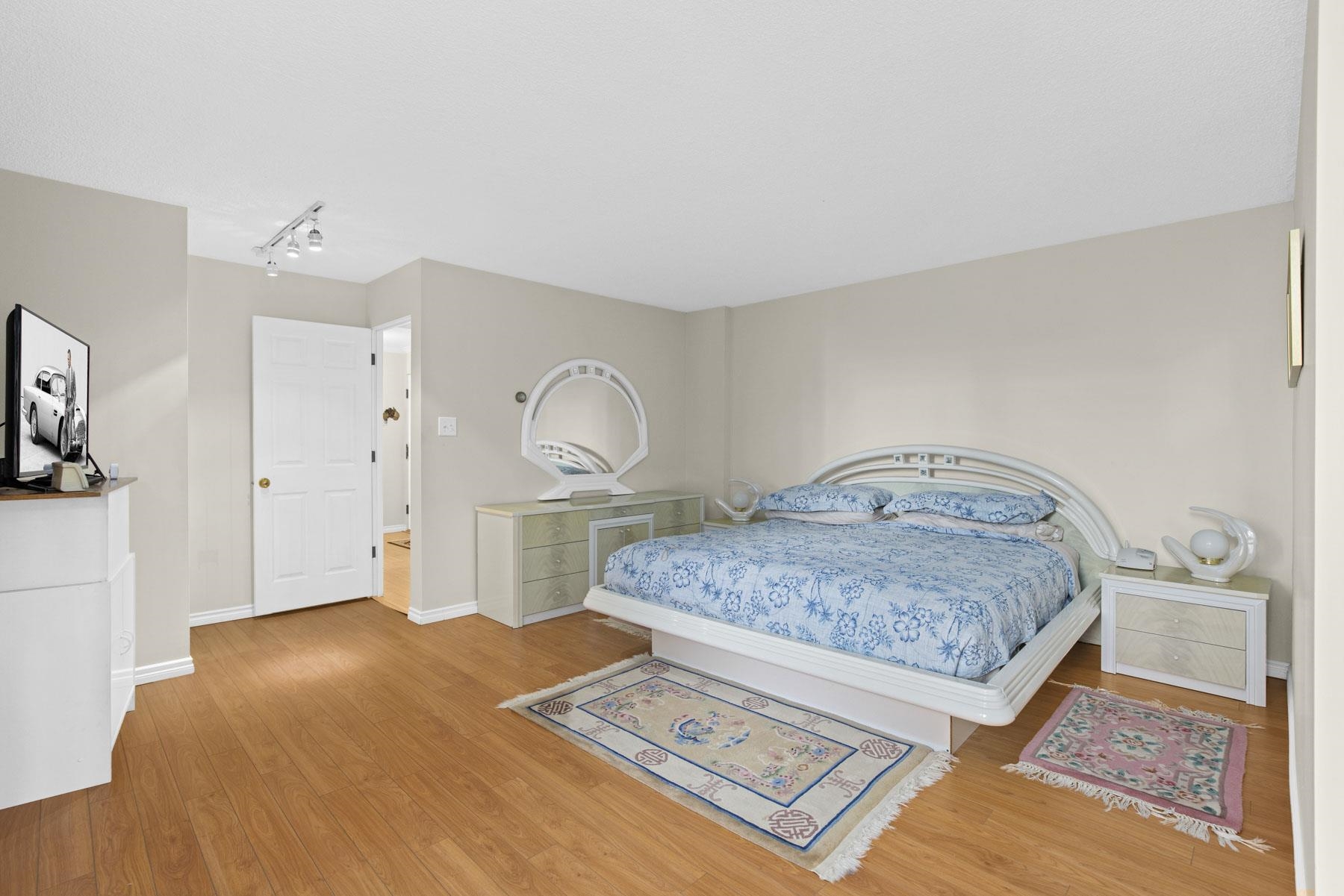 302 1930 BELLEVUE AVENUE, #302