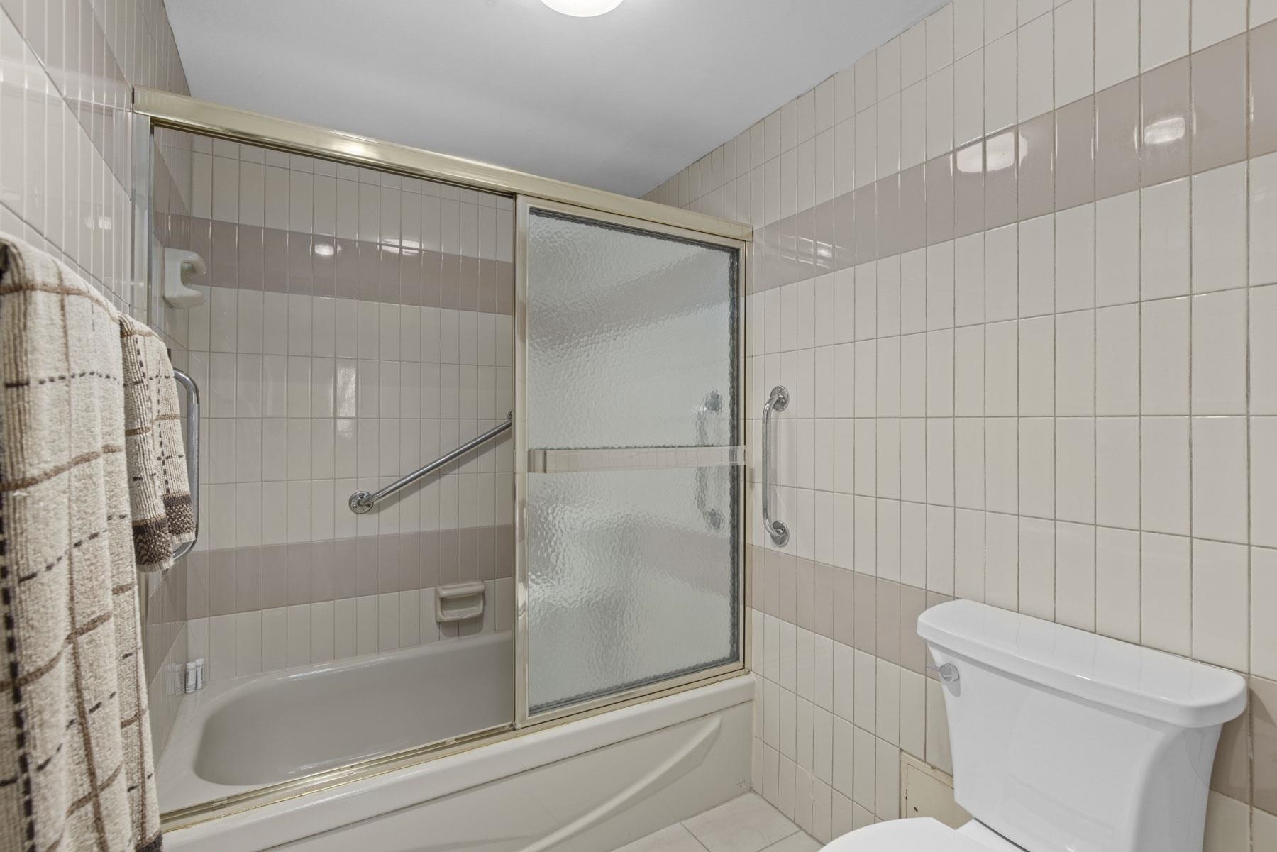 302 1930 BELLEVUE AVENUE, #302