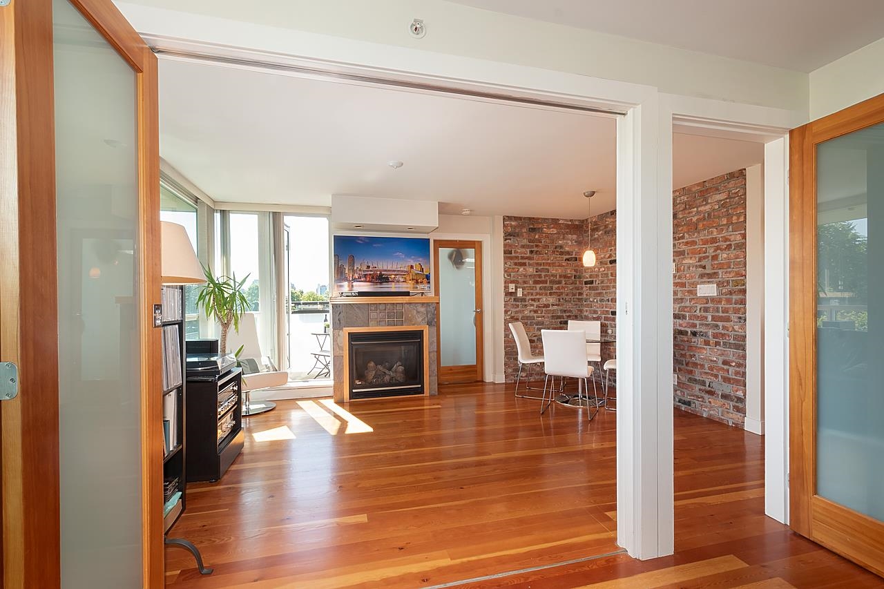 406 2515 ONTARIO STREET, #406