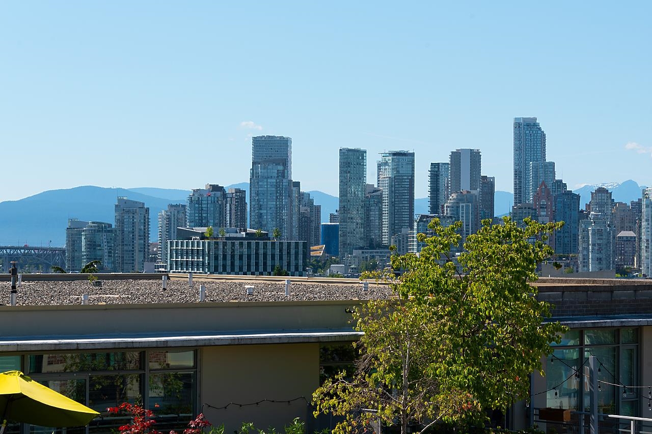 406 2515 ONTARIO STREET, #406
