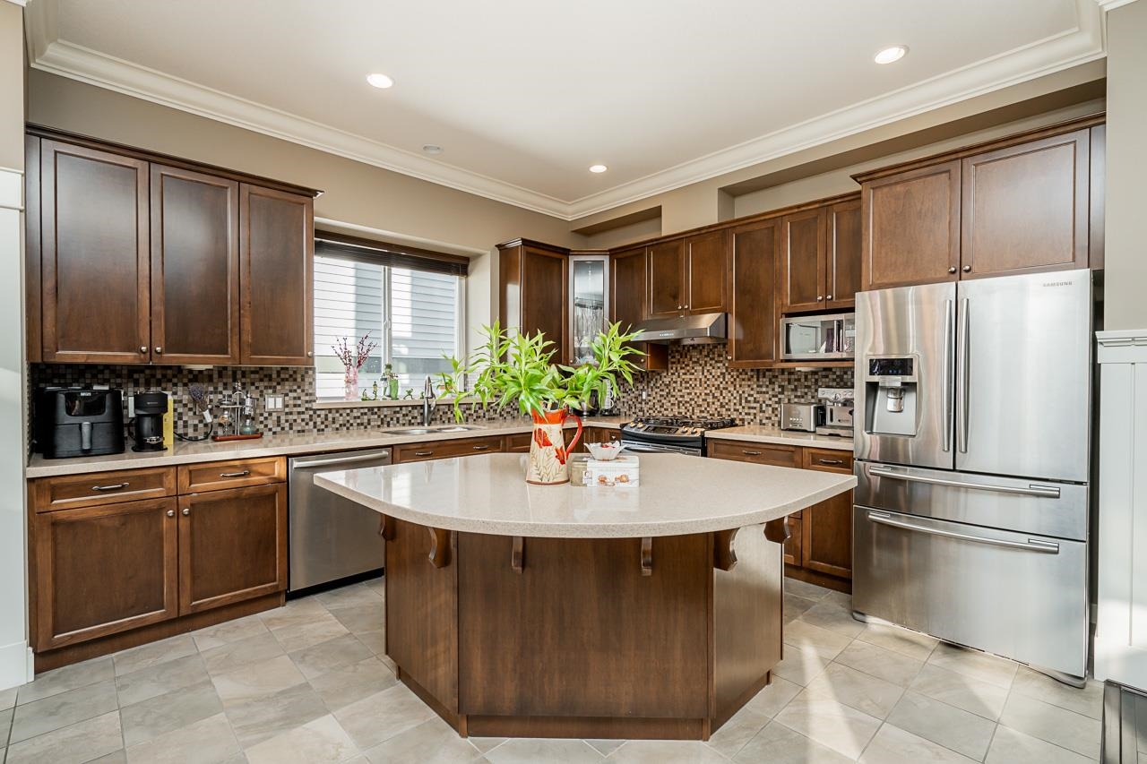 15 MAPLE DRIVE