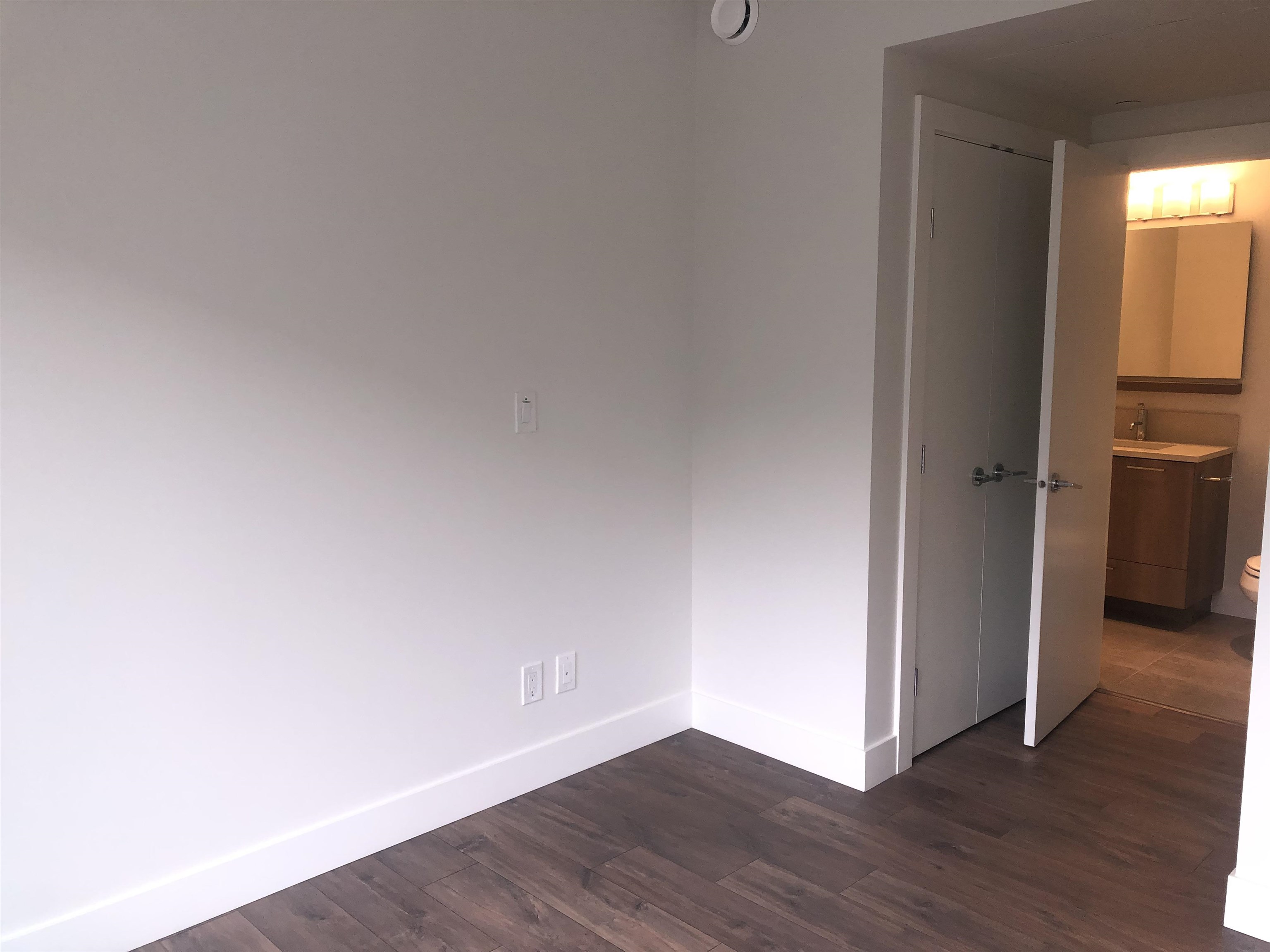 X04 258 NELSON COURT, #X04