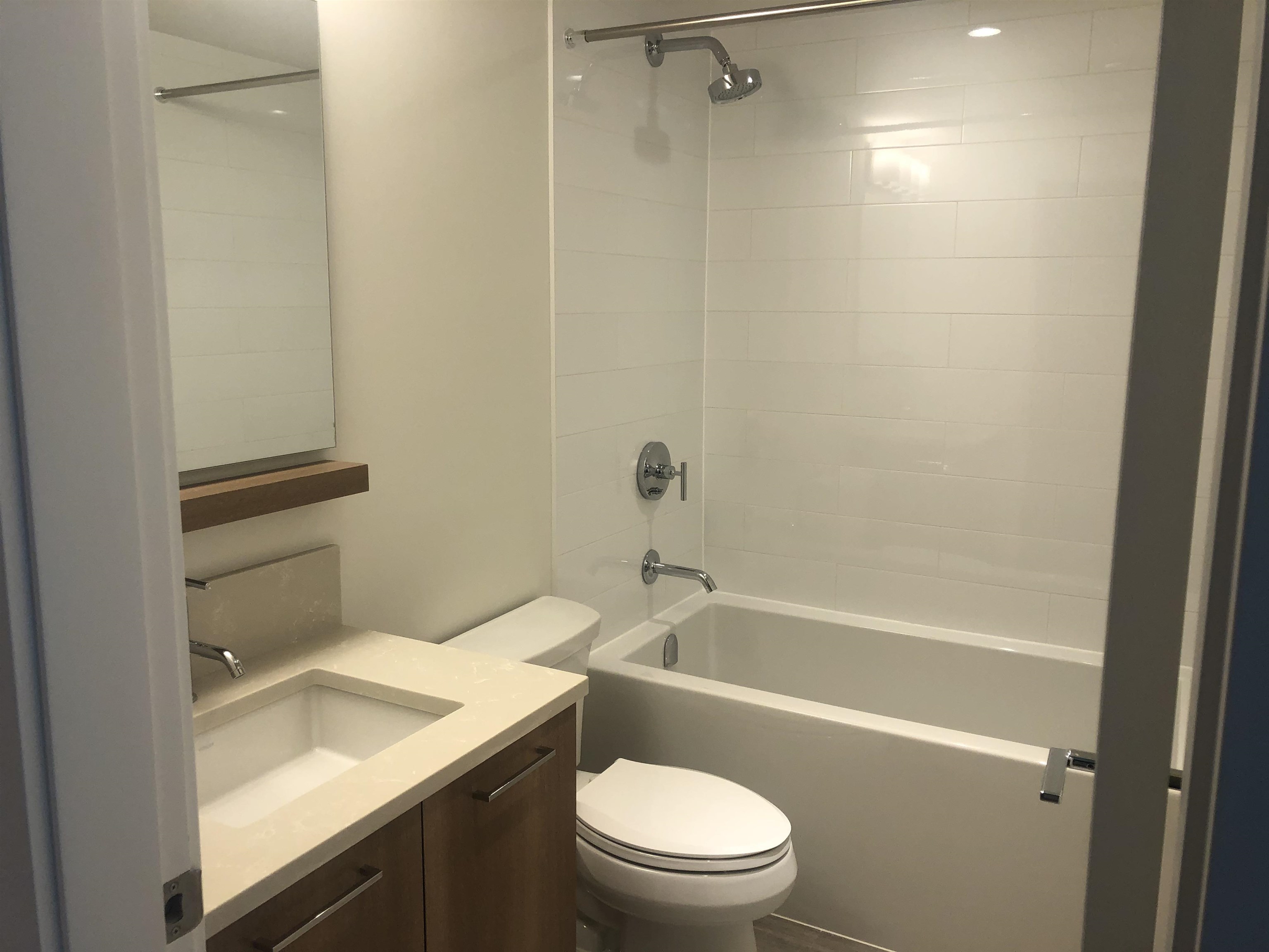 X04 258 NELSON COURT, #X04