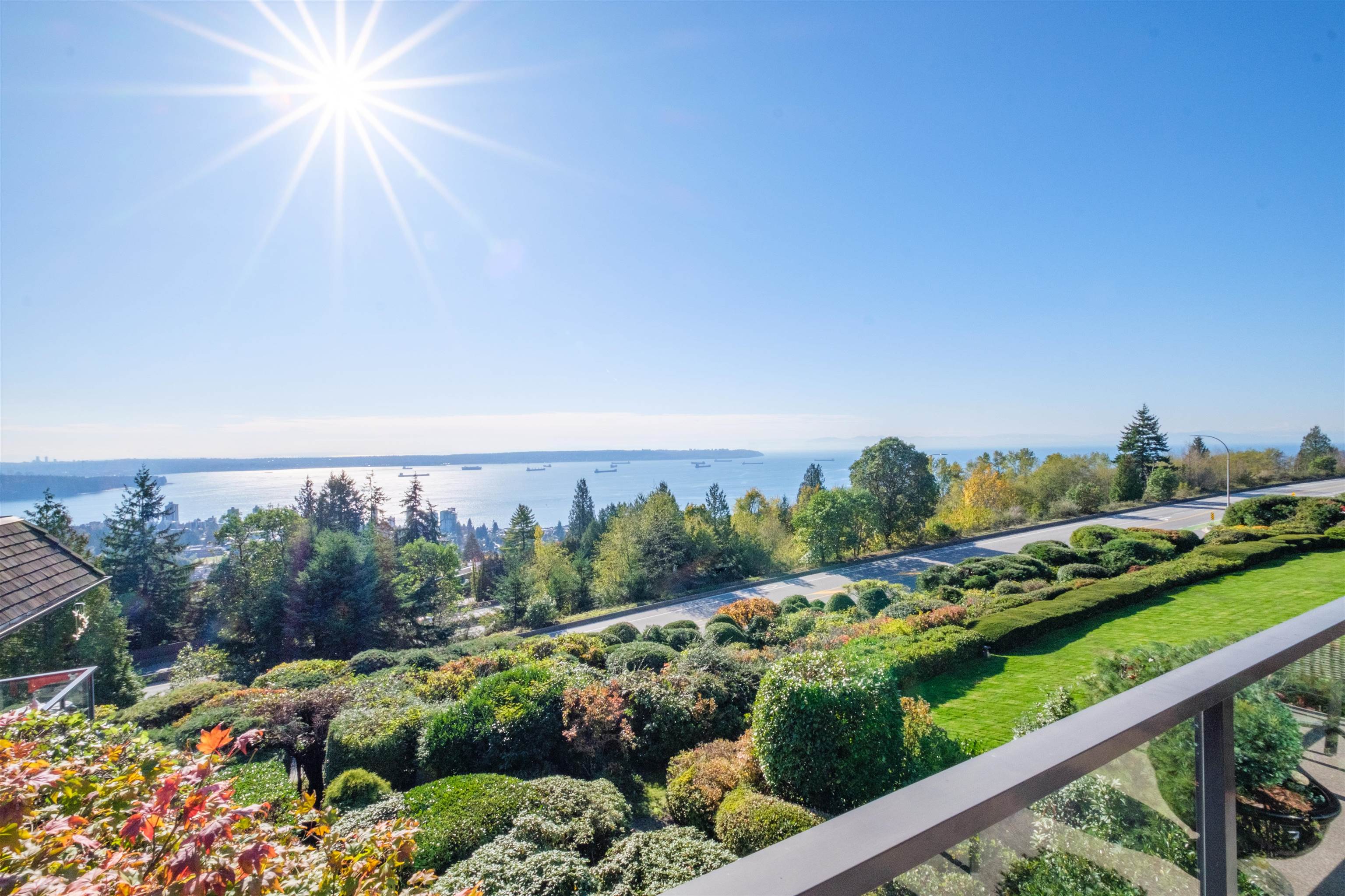 2 2206 FOLKESTONE WAY, #2