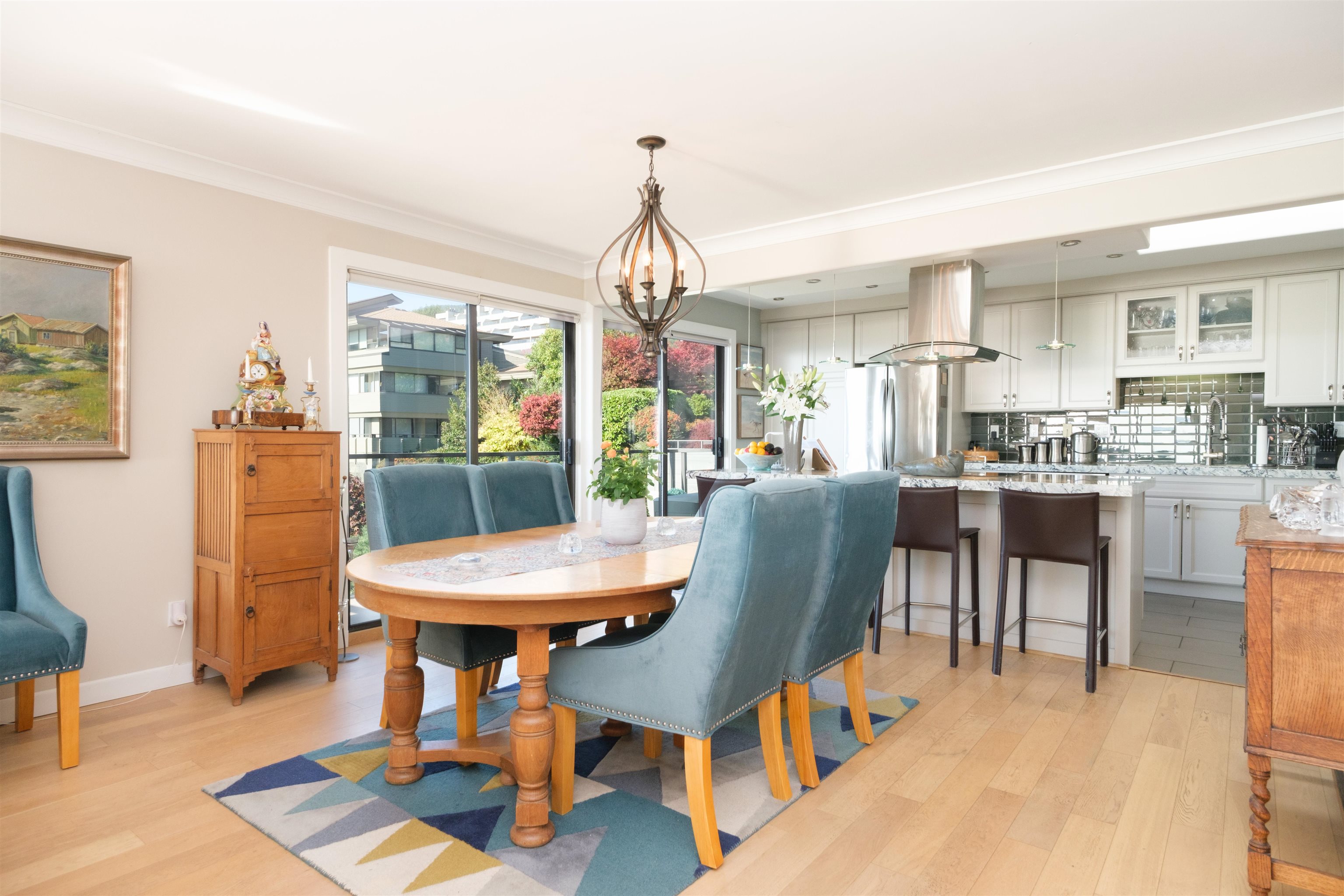 2 2206 FOLKESTONE WAY, #2