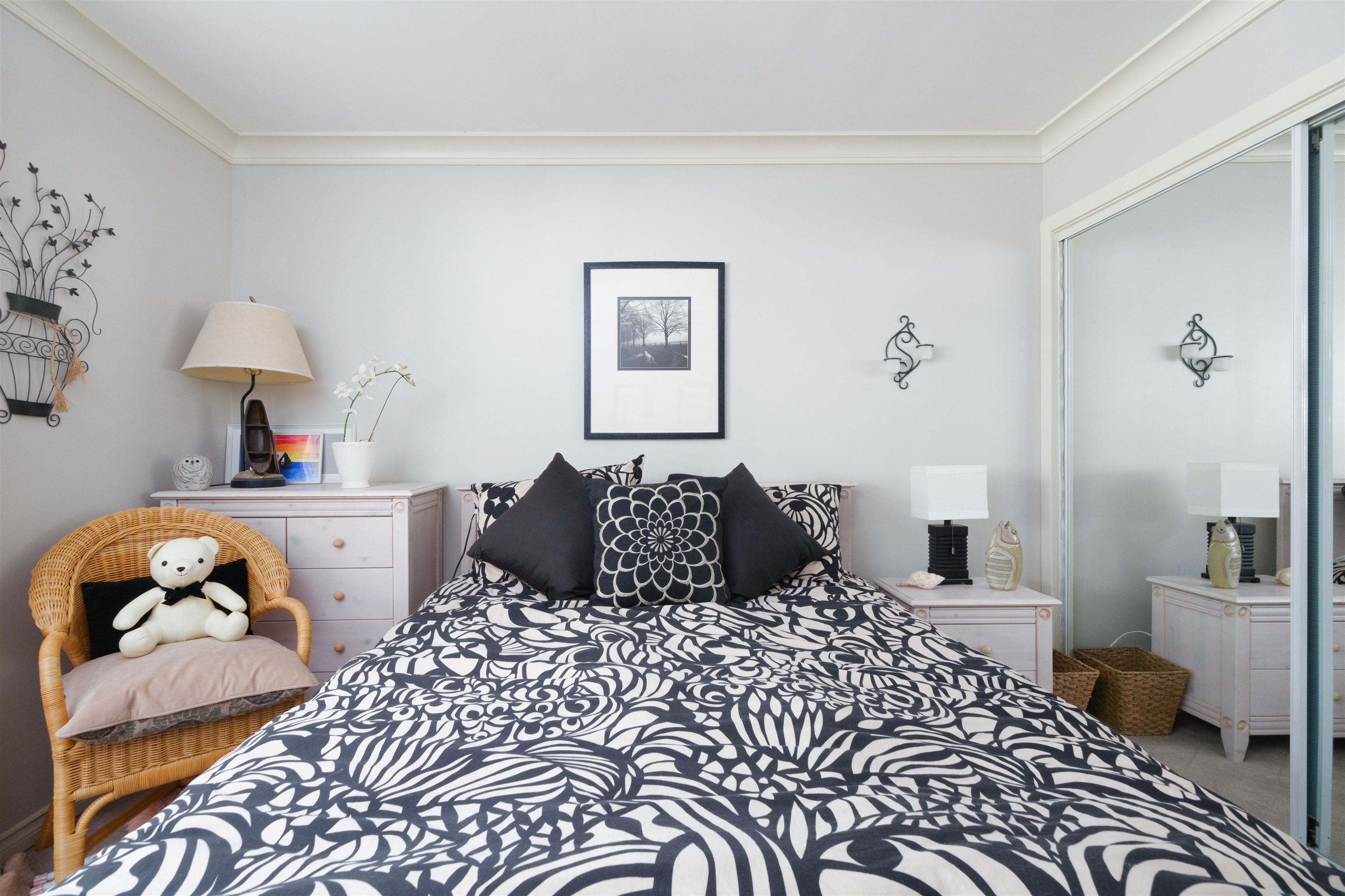 2 2206 FOLKESTONE WAY, #2