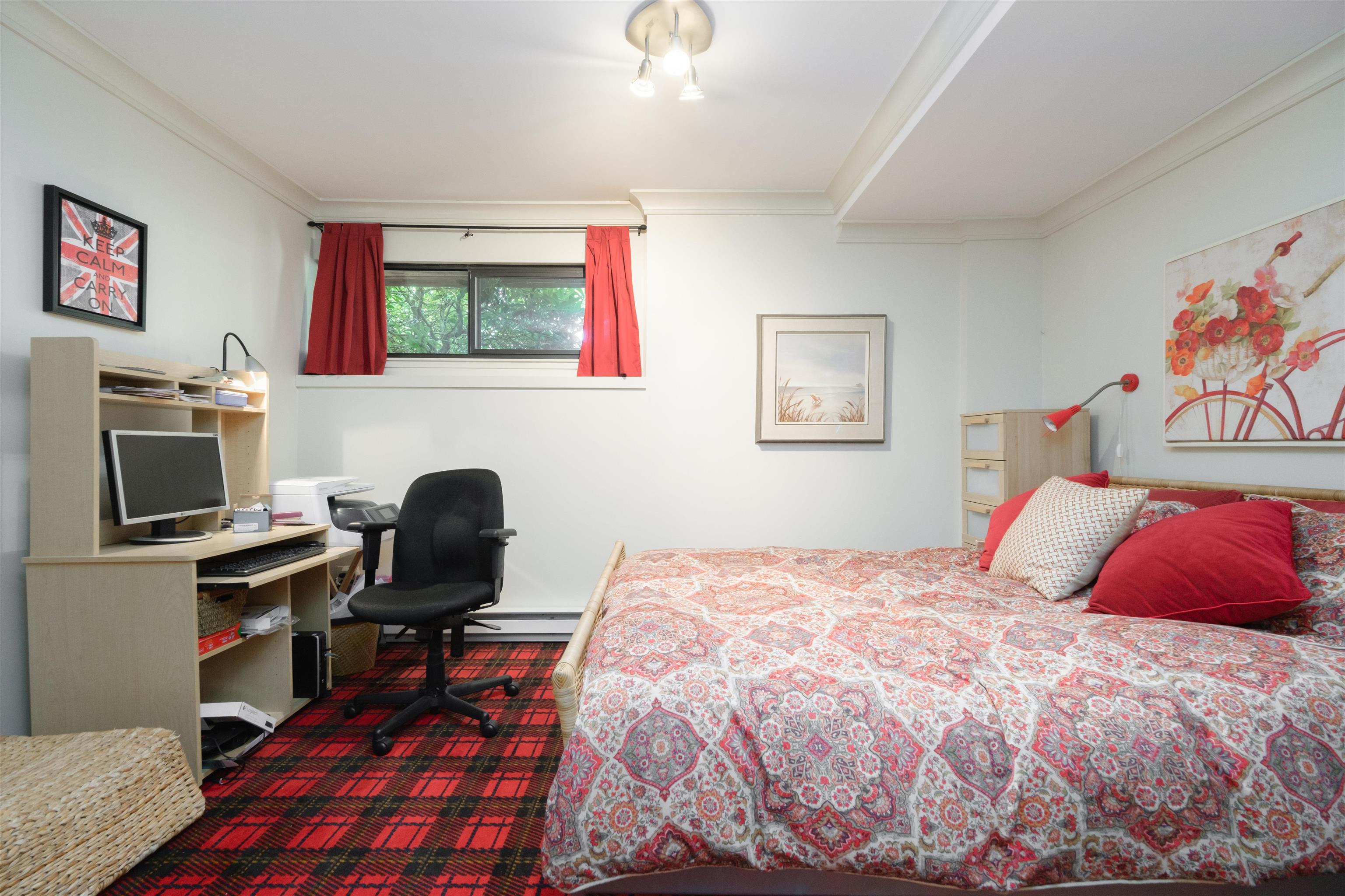 2 2206 FOLKESTONE WAY, #2