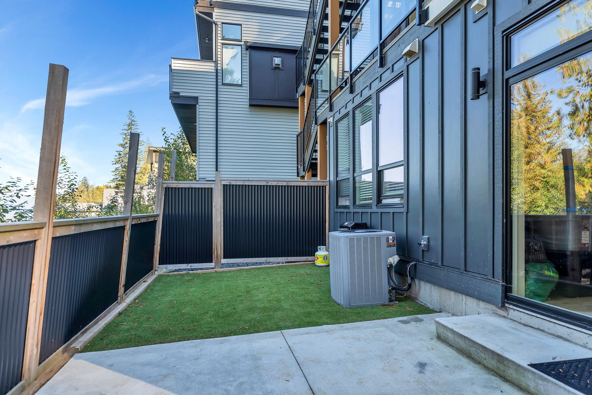 9 5988 LINDEMAN STREET, #9