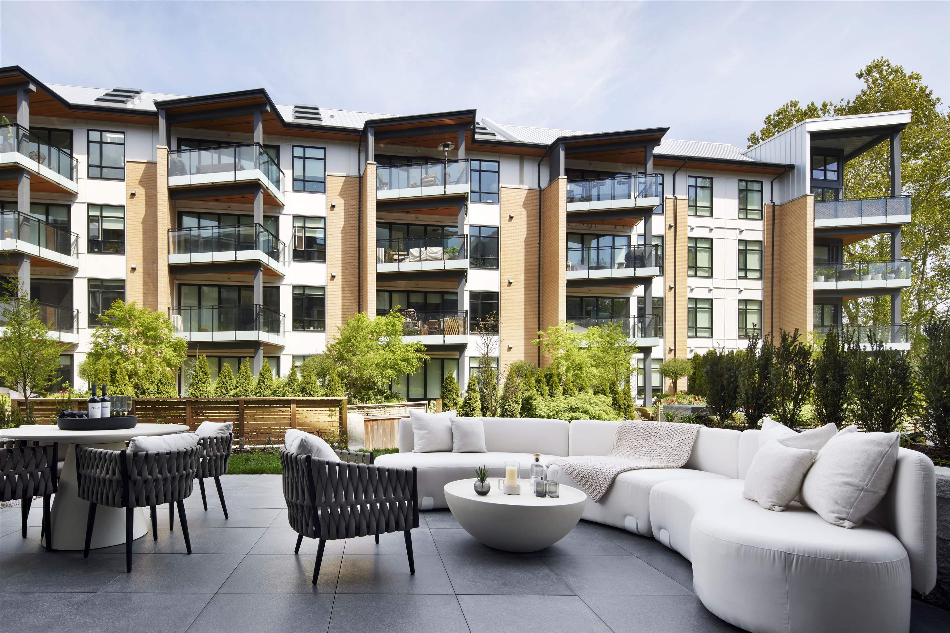 207 310 SALTER STREET, #207