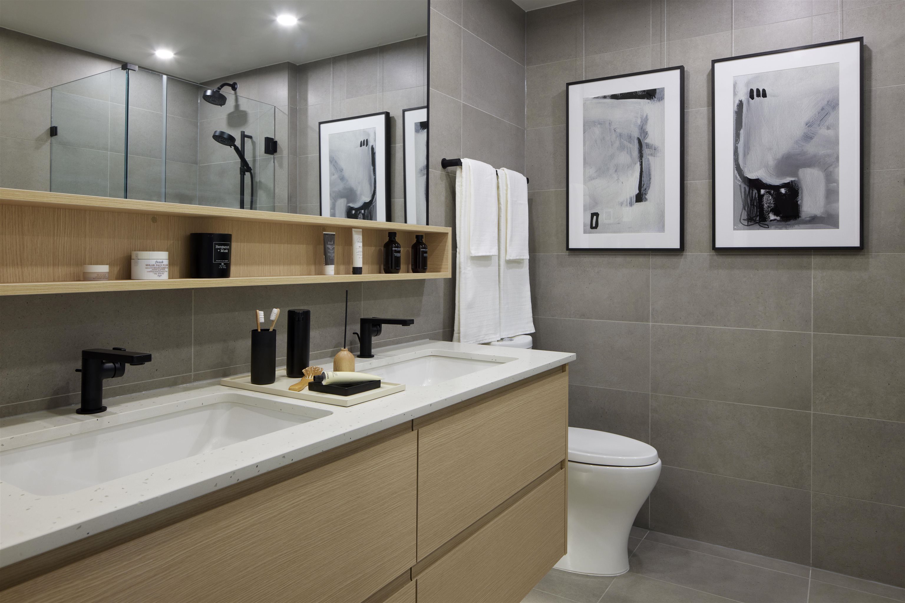 207 310 SALTER STREET, #207