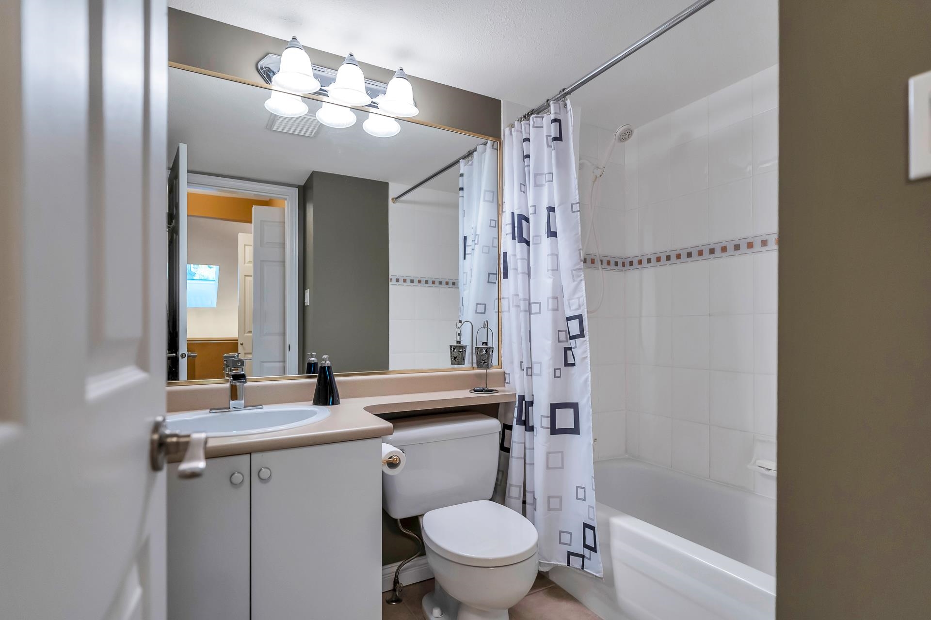 29 65 FOXWOOD DRIVE, #29