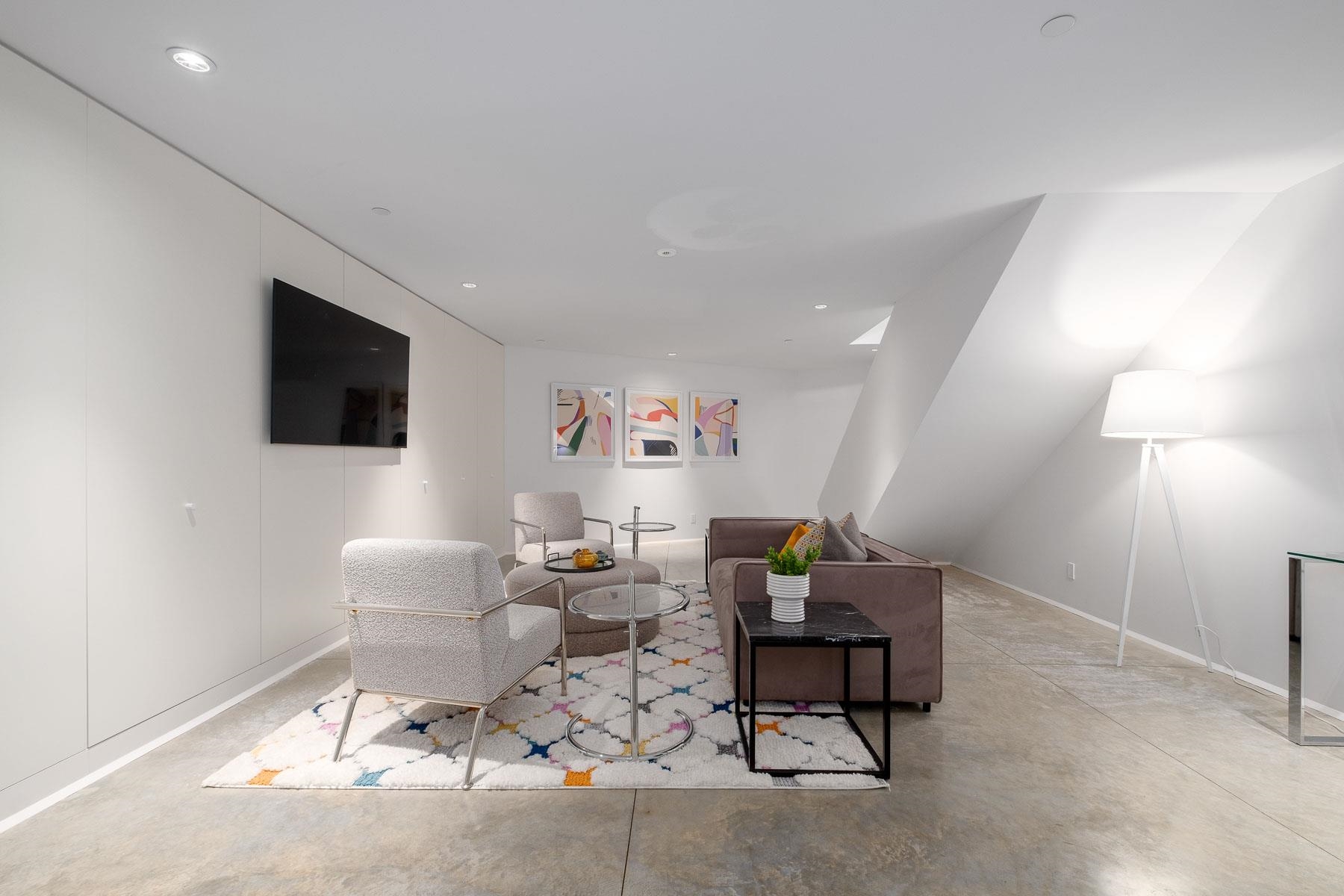 4166 ROSE CRESCENT