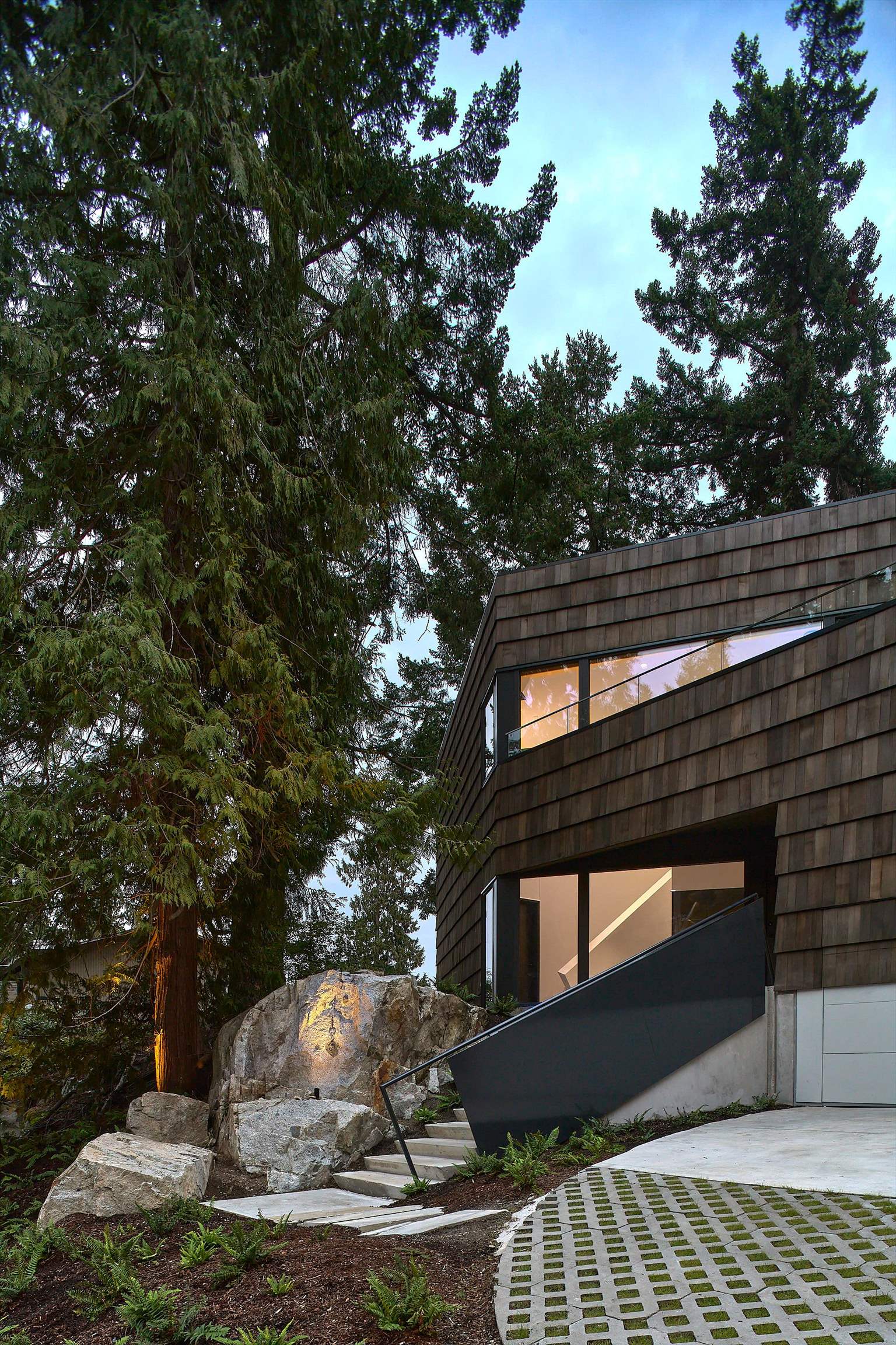 4166 ROSE CRESCENT