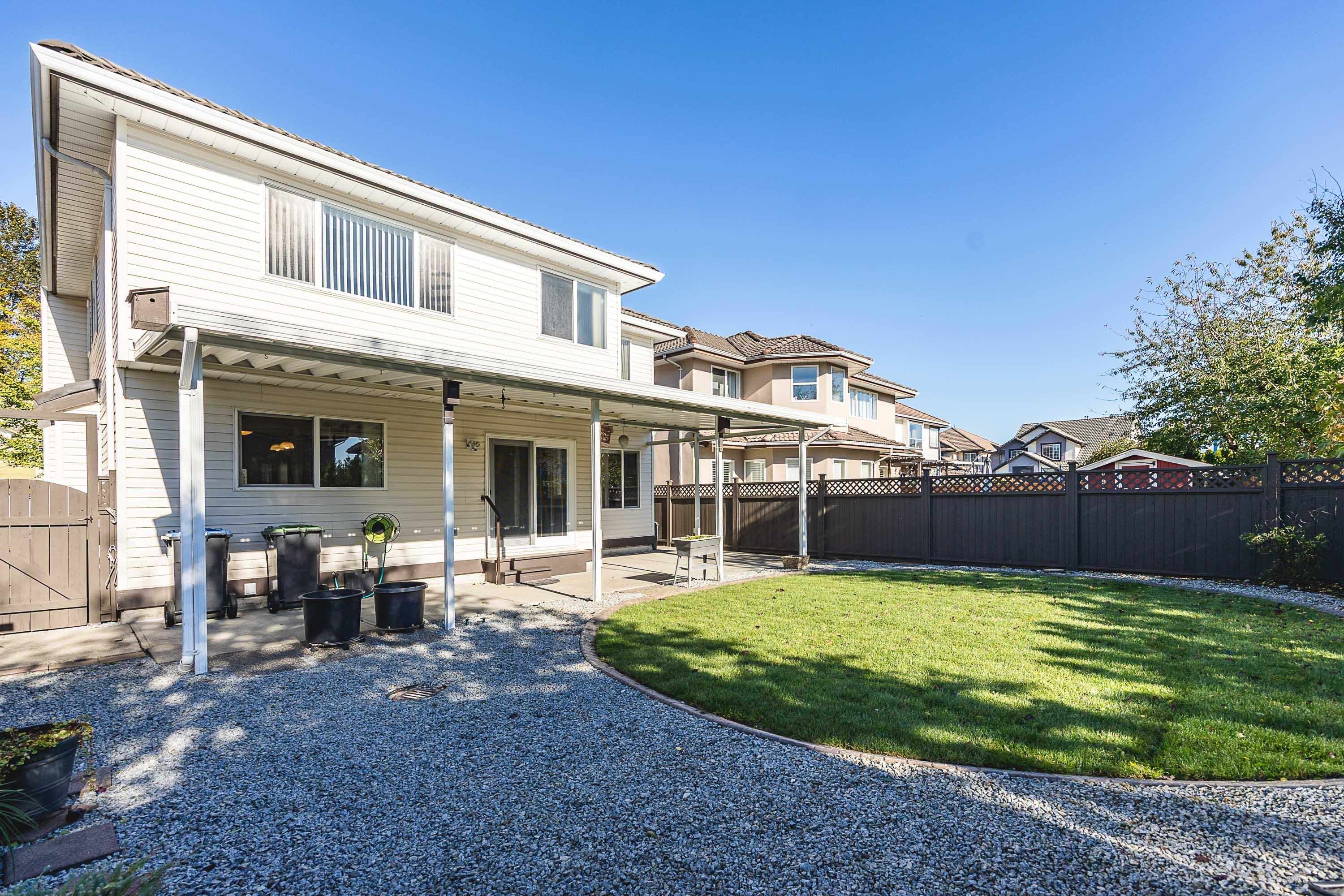 1461 RHINE CRESCENT