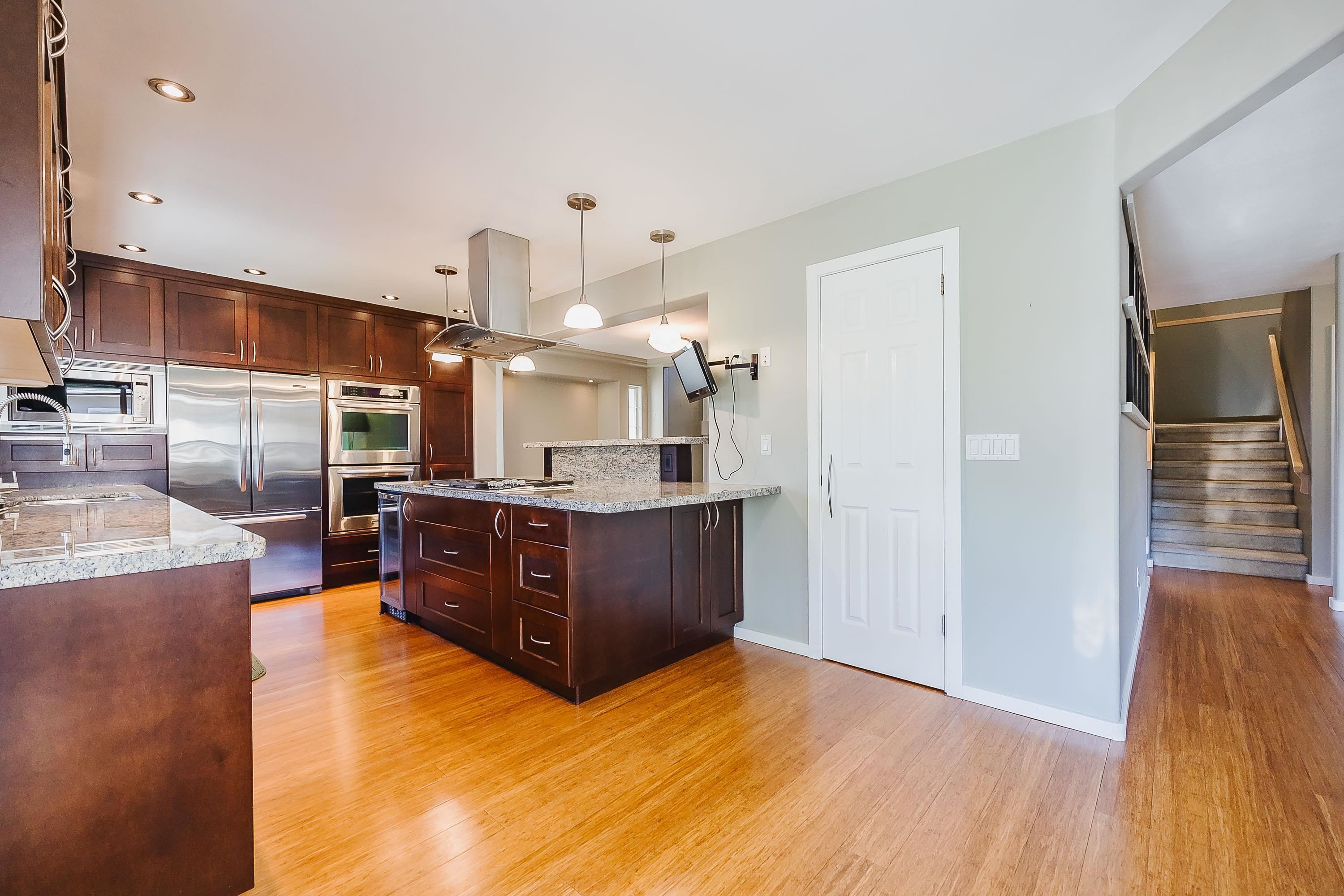 1461 RHINE CRESCENT