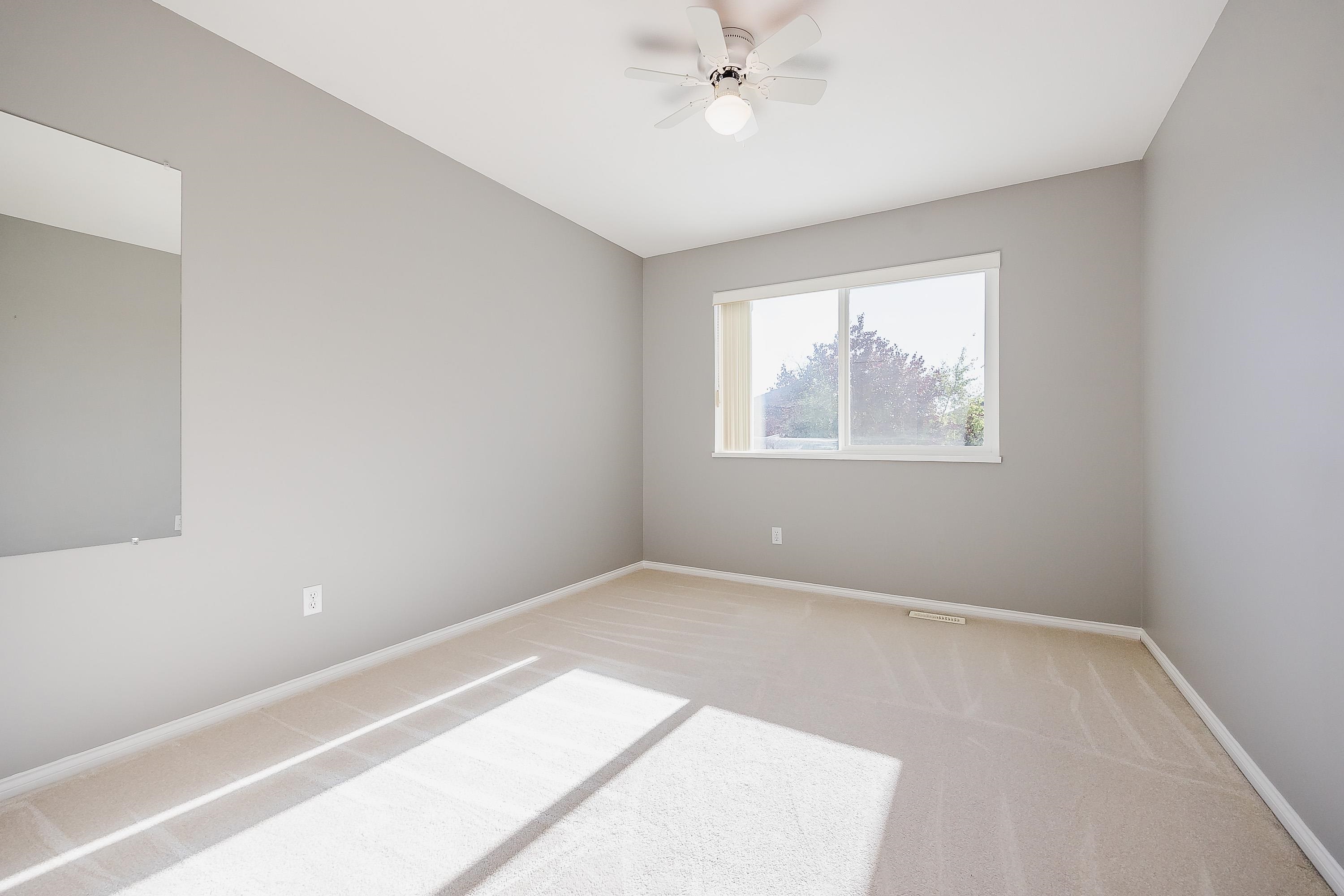 1461 RHINE CRESCENT