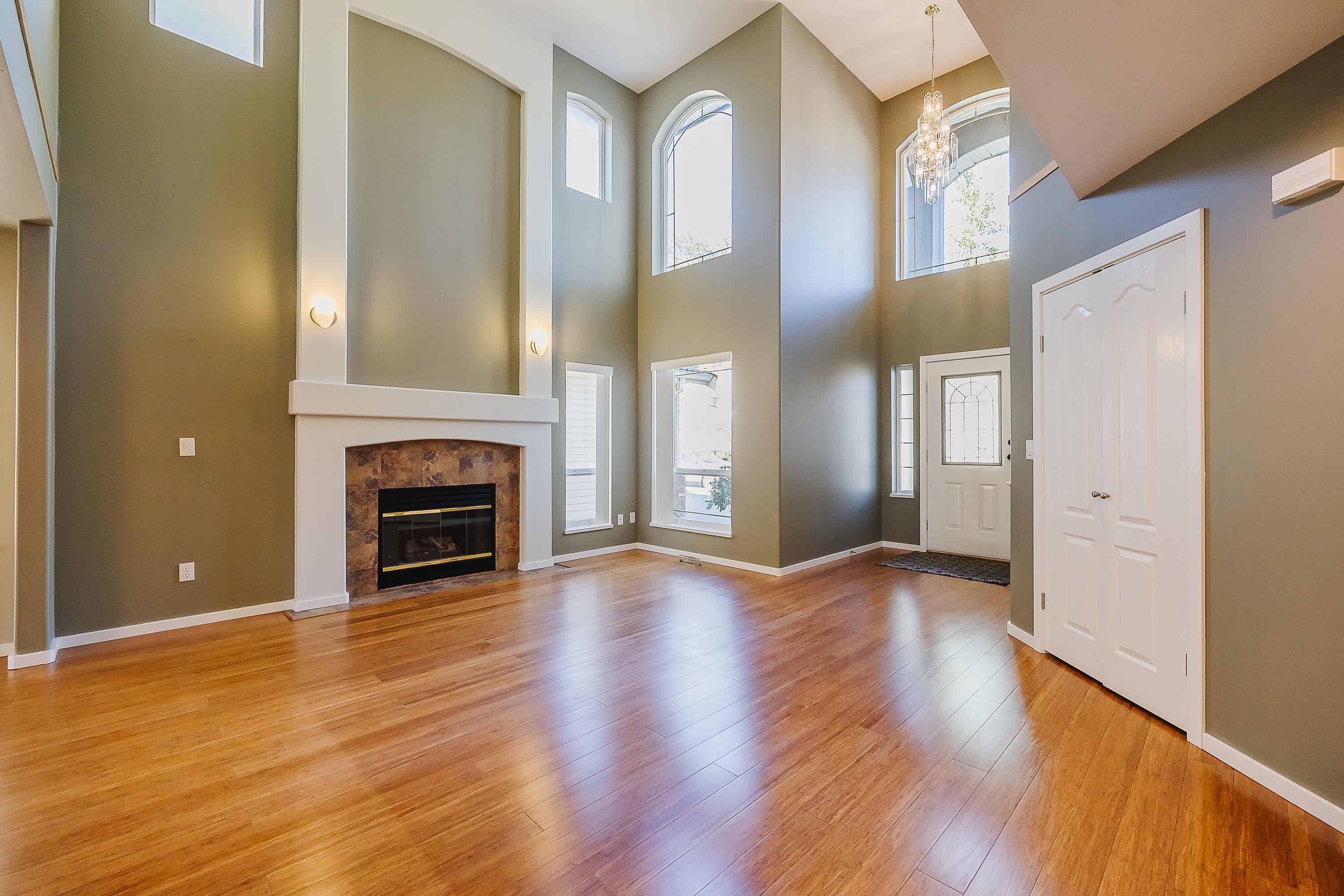 1461 RHINE CRESCENT