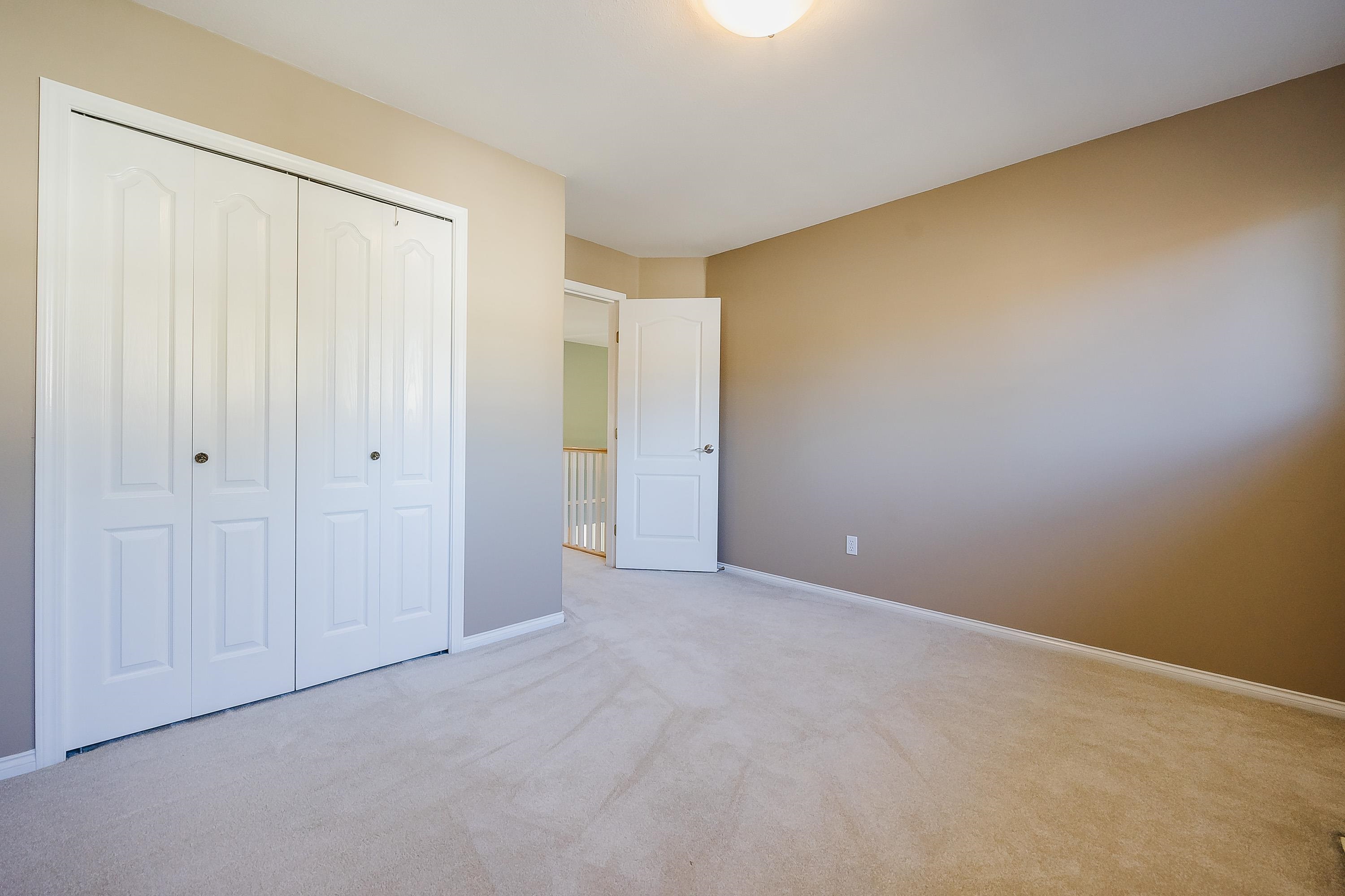 1461 RHINE CRESCENT