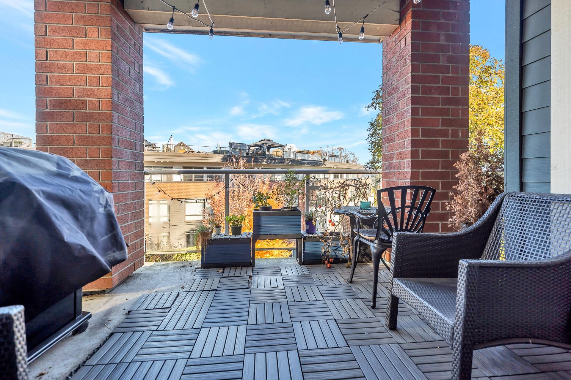 304 14 E ROYAL AVENUE, #304